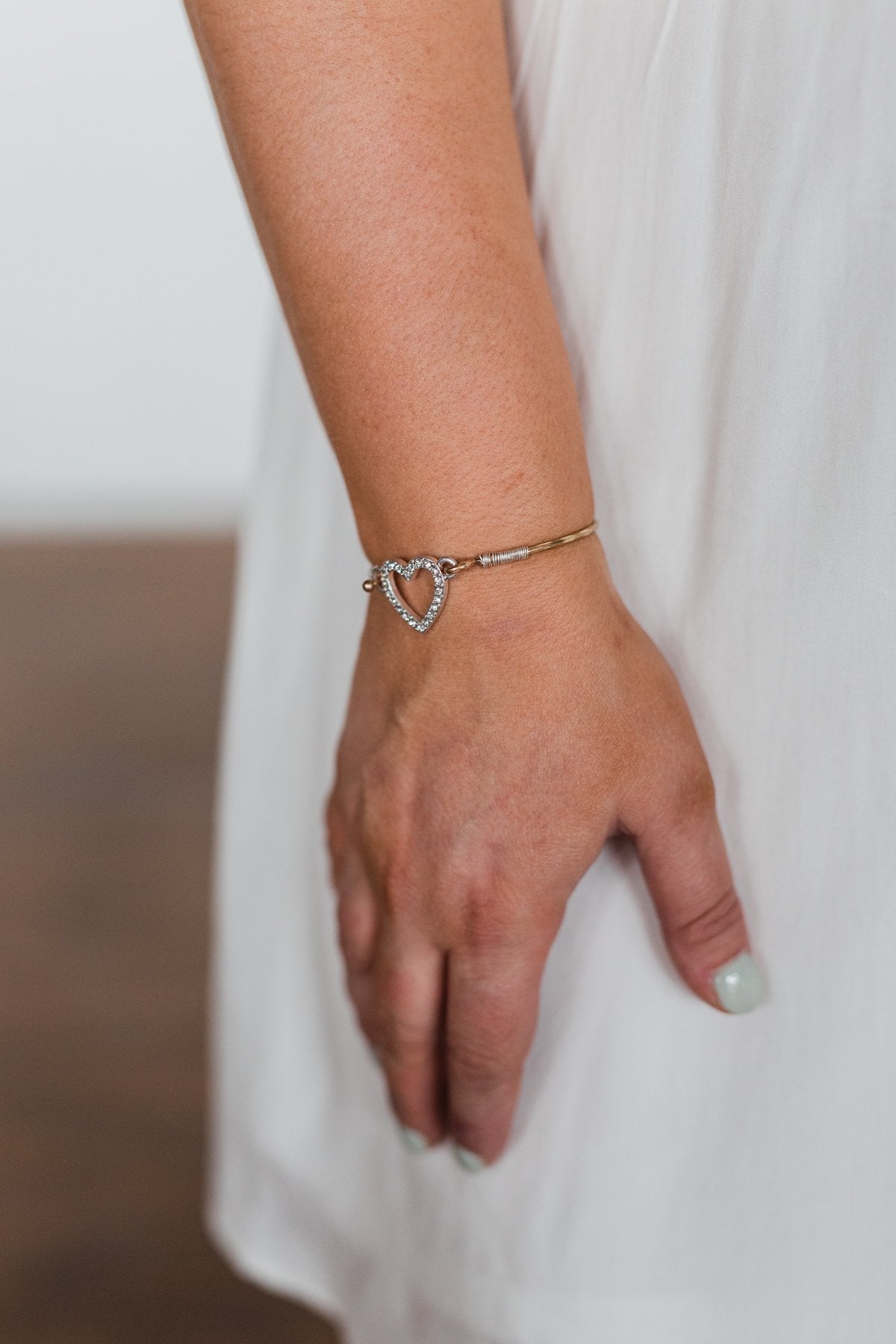 Single Diamond Studded Heart Bracelet- Bronze