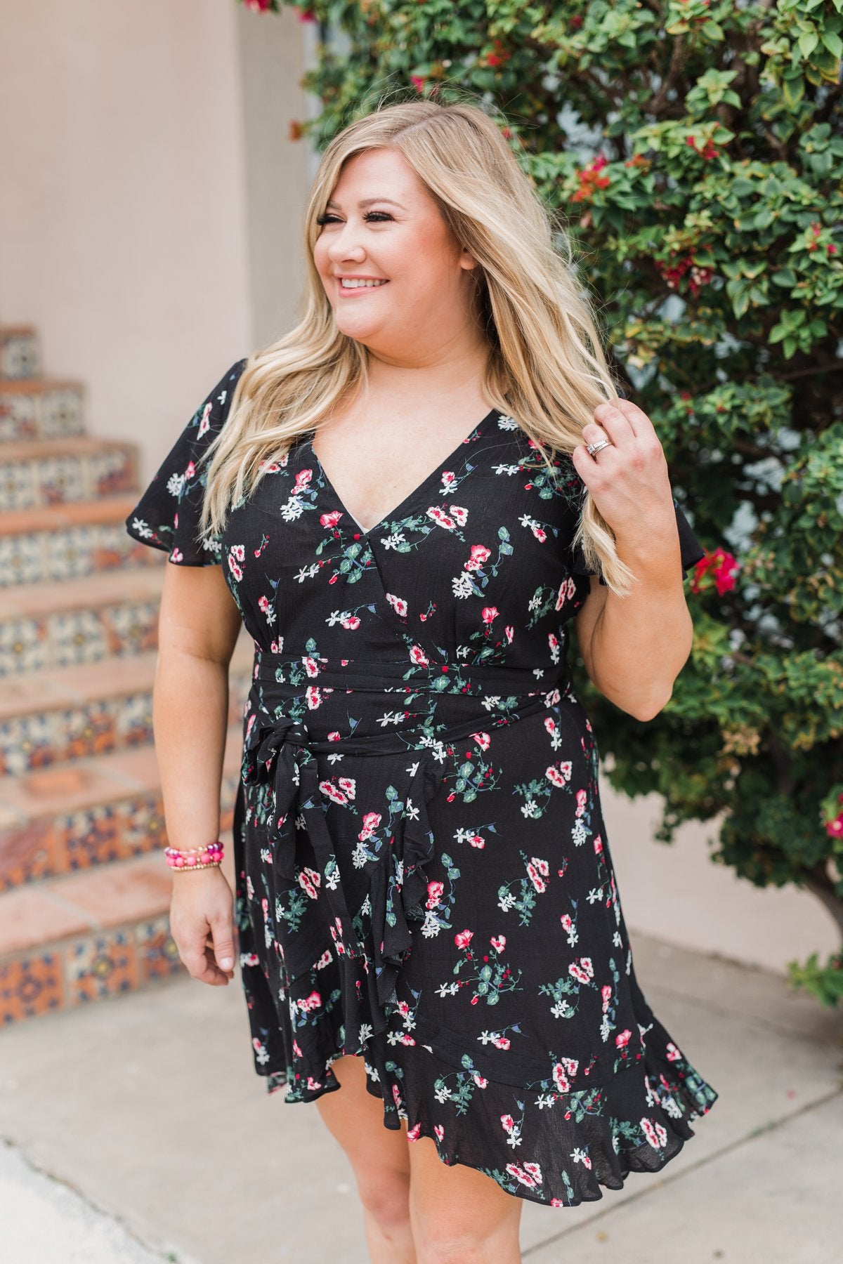 Short Sleeve V-Neck Wrap Detail Dress- Black