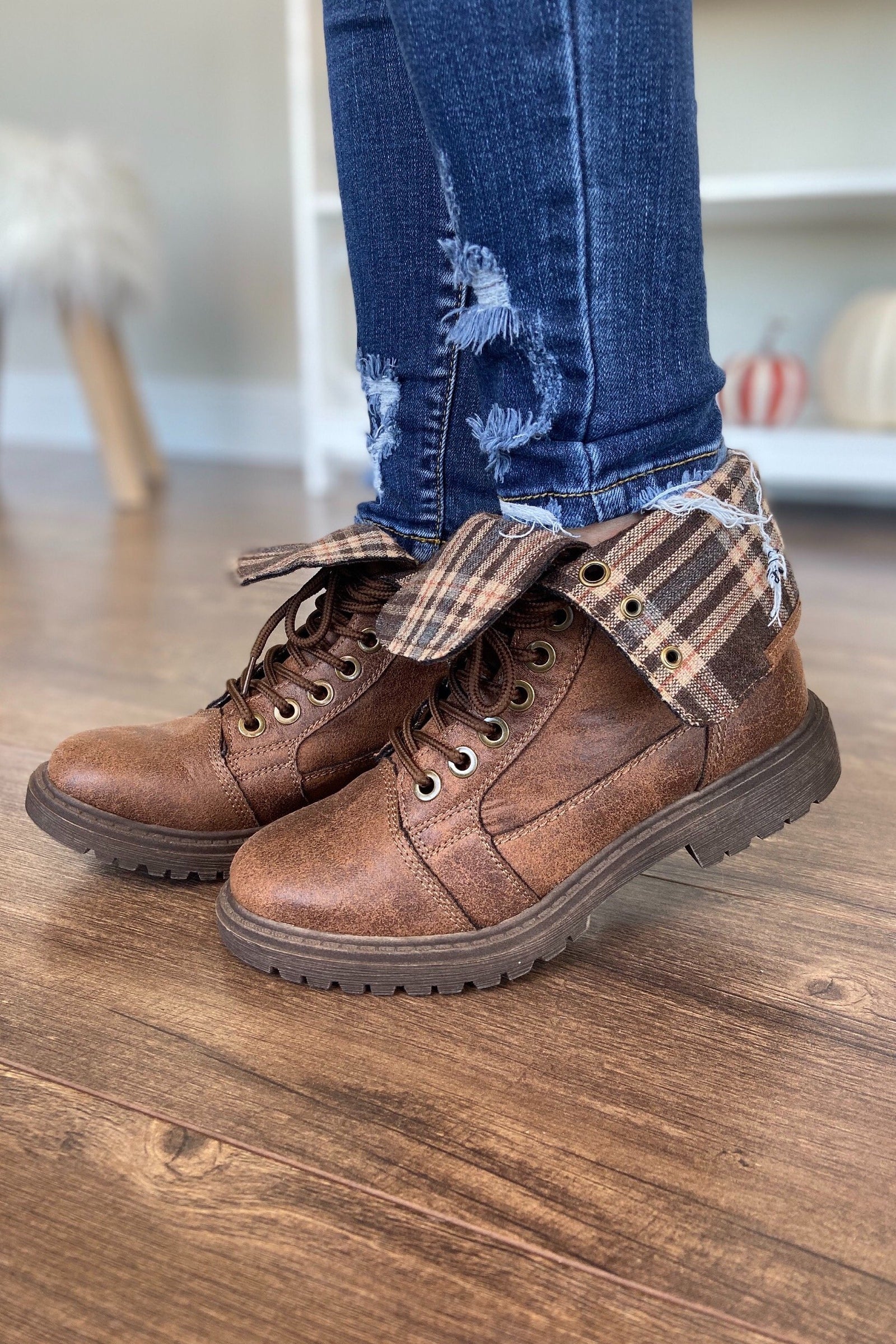 Very G Colonel Sanders Boots- Dark Tan