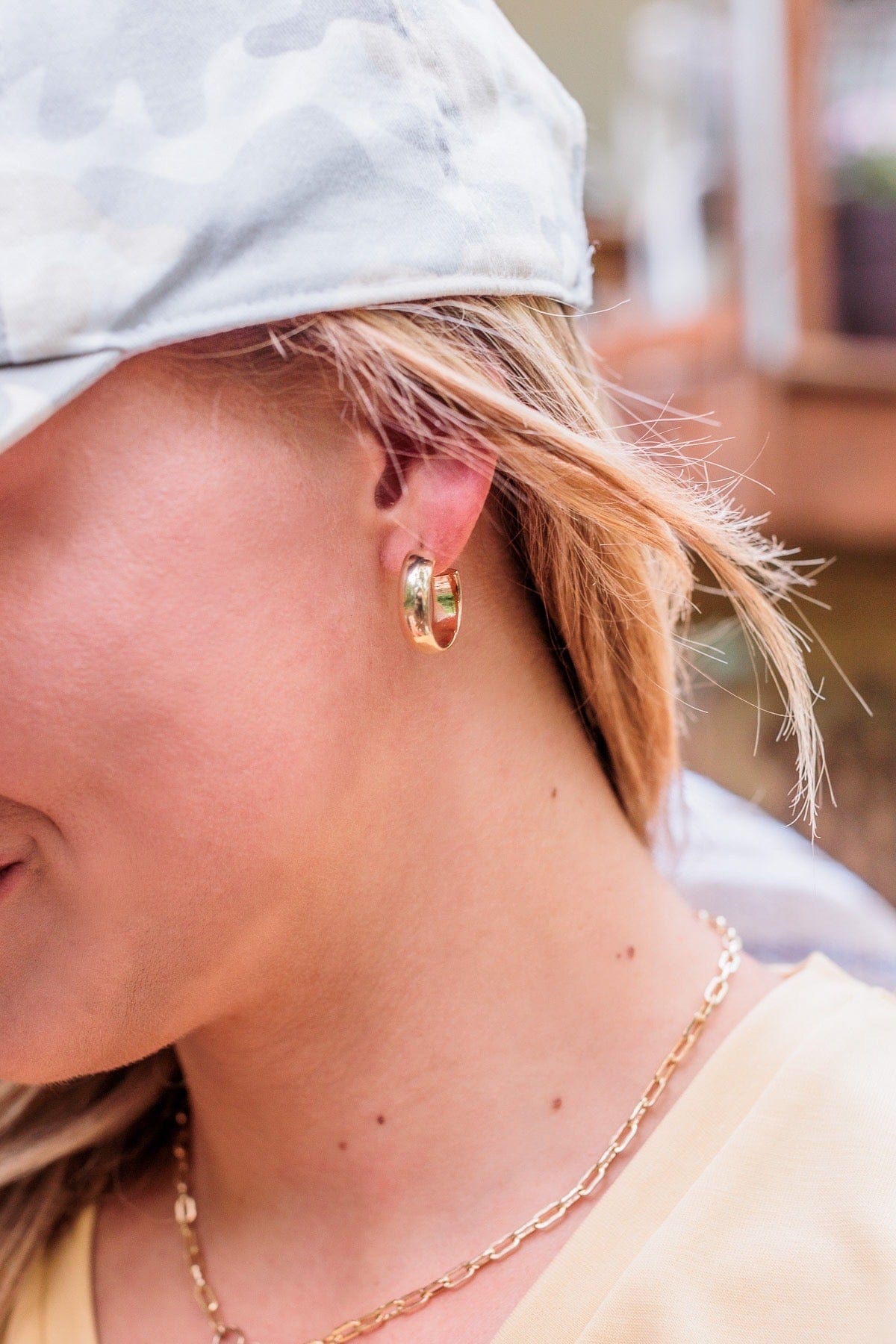 Sweetly Simple Hoop Earrings- Gold