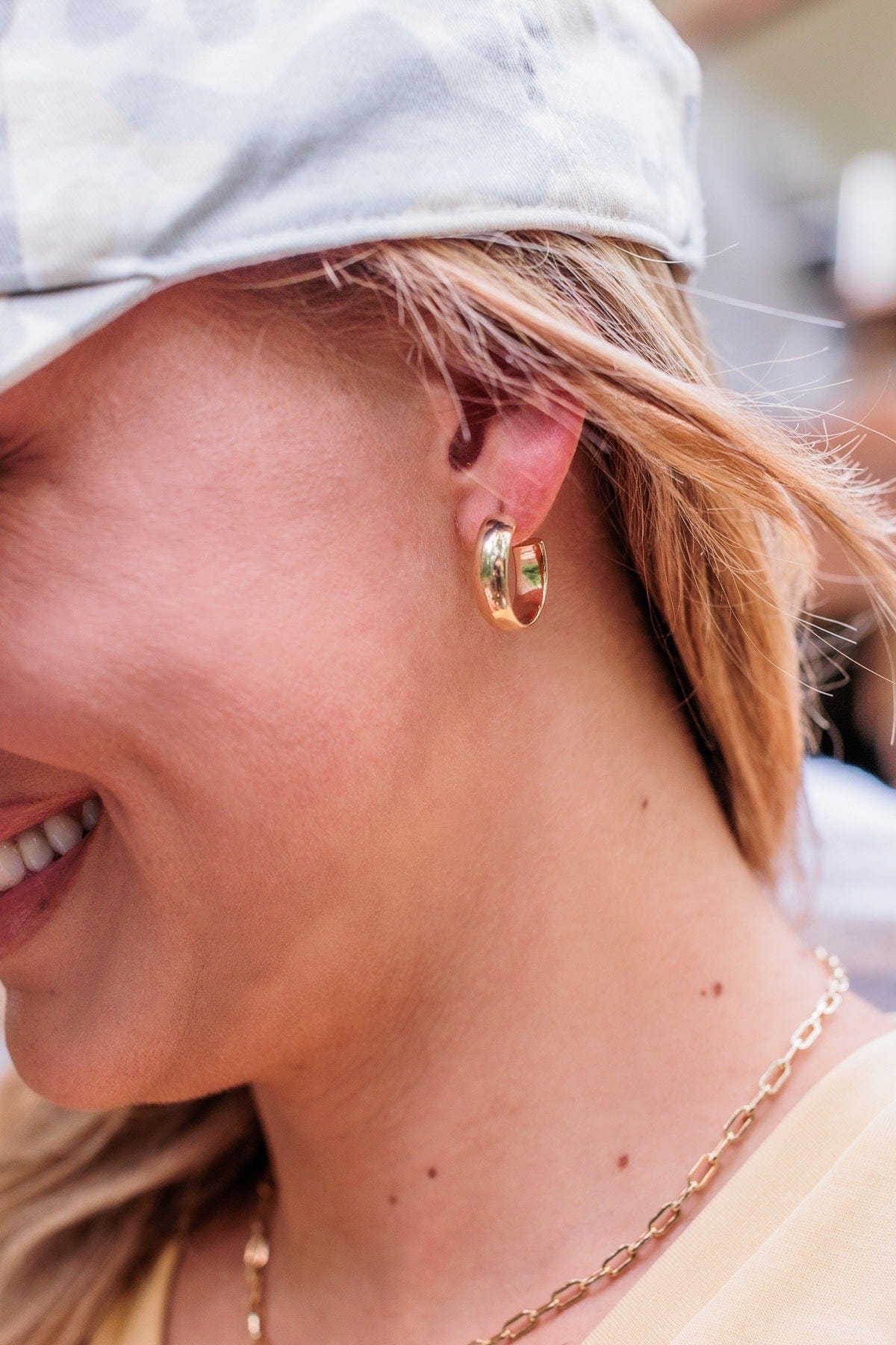 Sweetly Simple Hoop Earrings- Gold