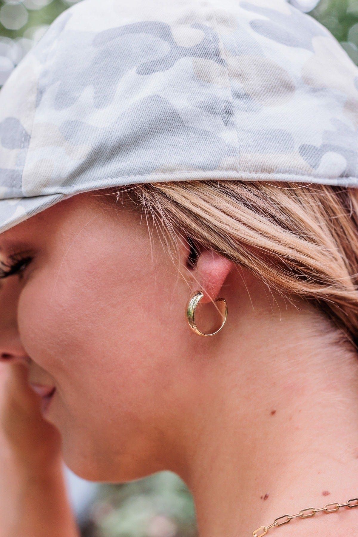 Sweetly Simple Hoop Earrings- Gold