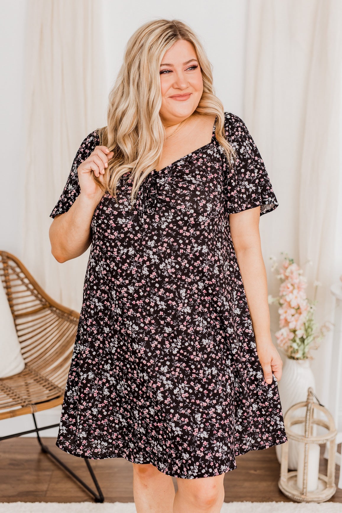 Dashing Through The Daisies Floral Dress- Black