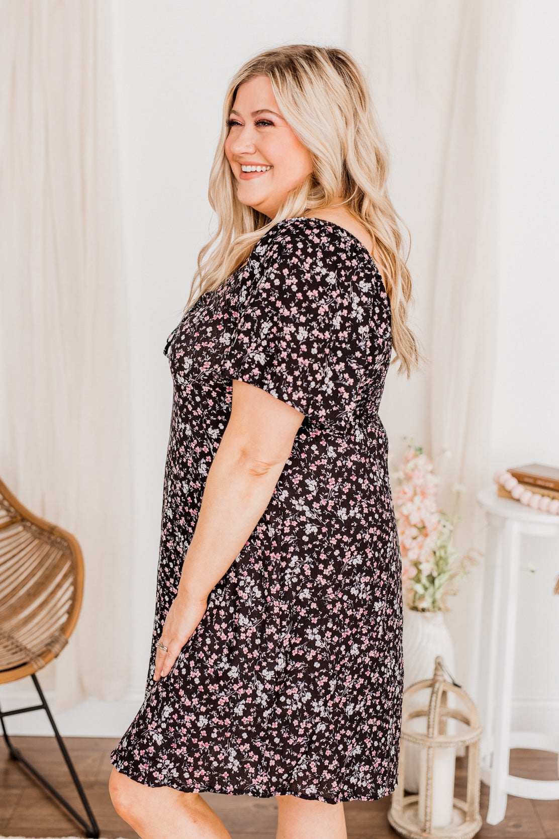 Dashing Through The Daisies Floral Dress- Black