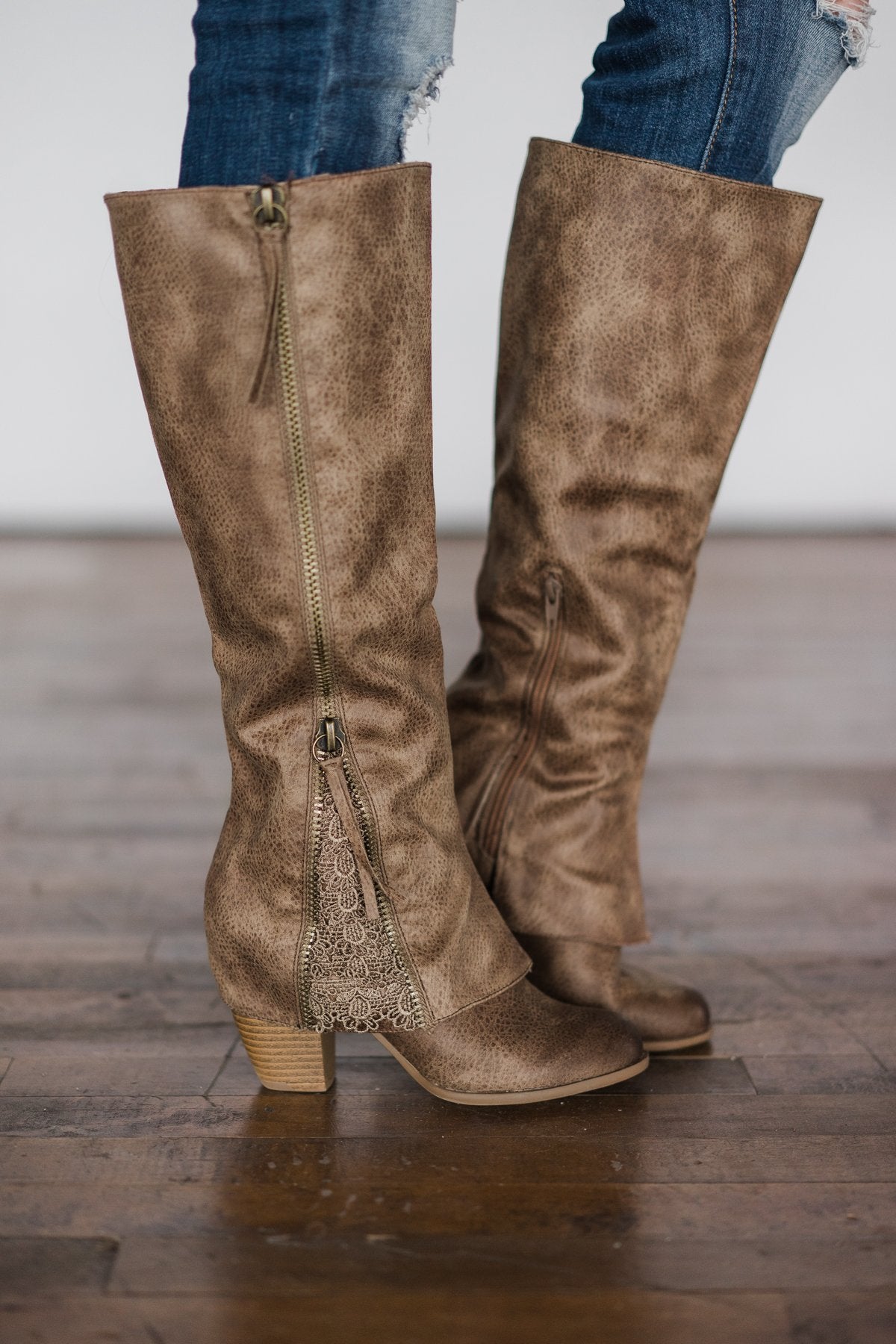 Sassy Girl Boots ~ Taupe
