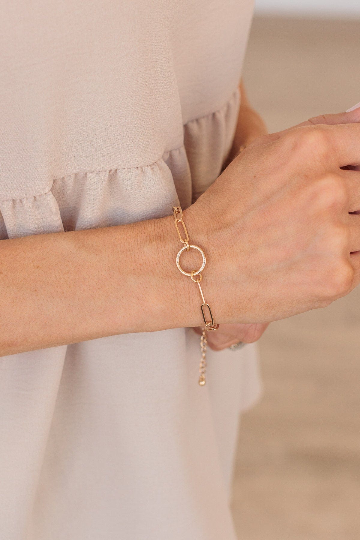 Run Circles Around You Chain Bracelet- Gold