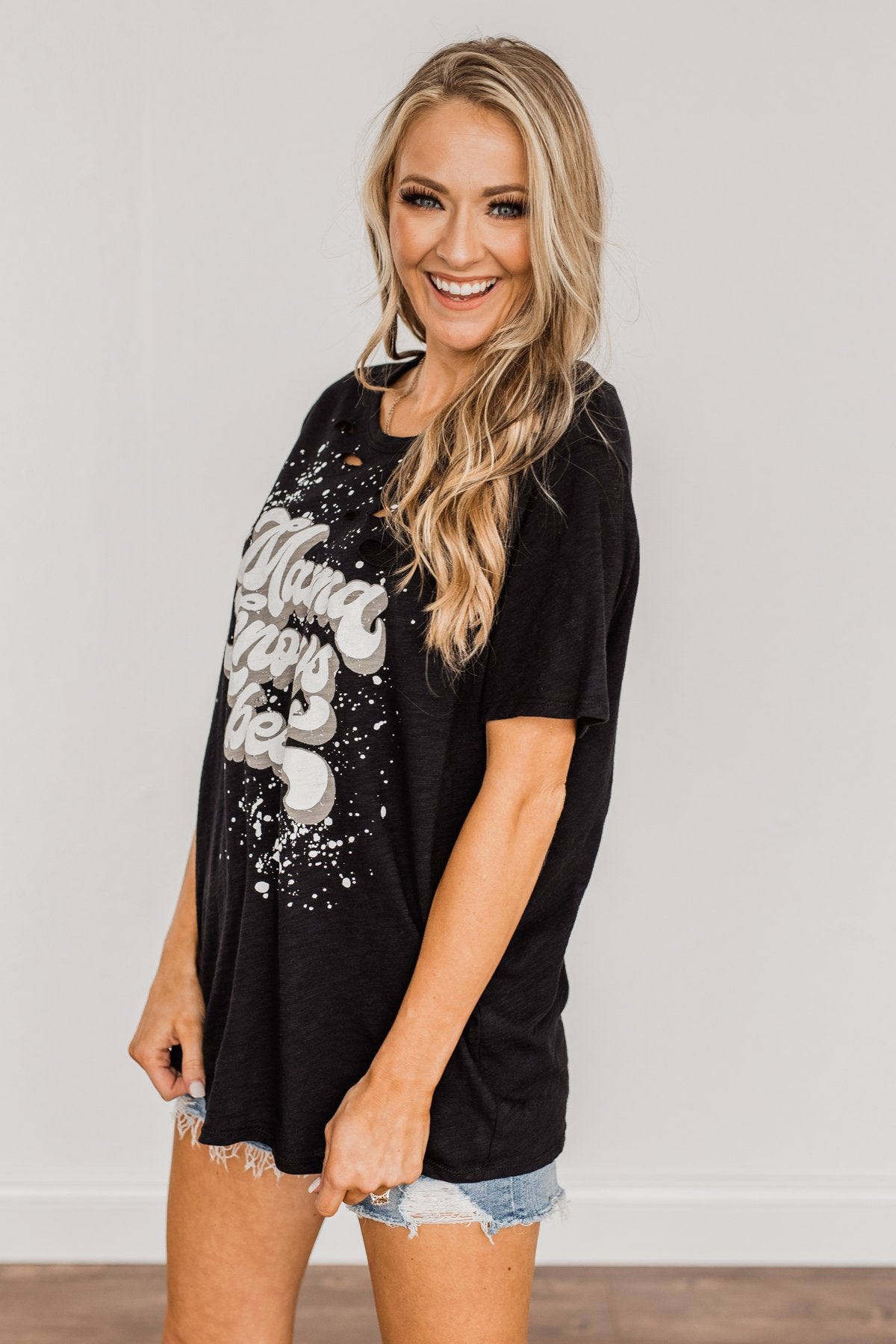 "Mama Knows Best" Distressed Graphic Tee- Black
