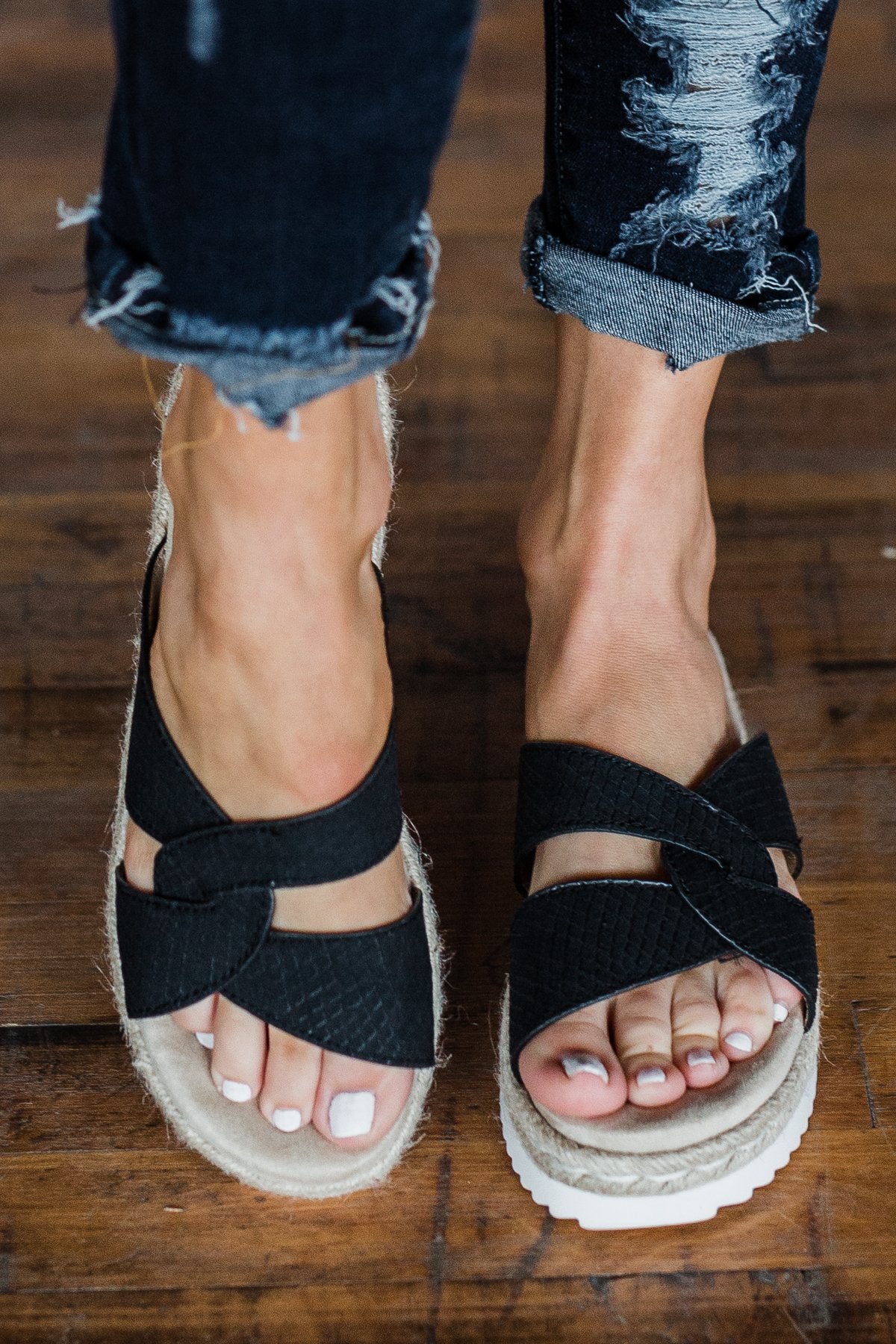 Very G Elvina Platform Sandals- Black