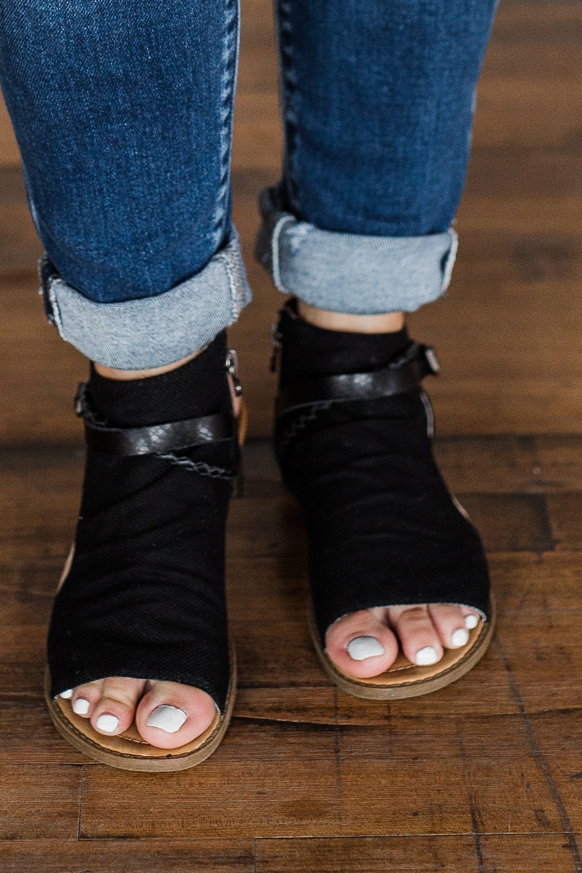 Blowfish Blitz Sandals- Black