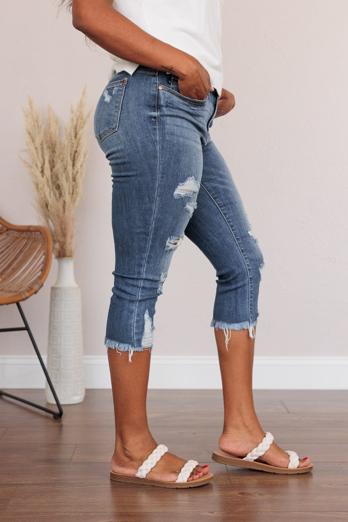 Mid rise sales capri jeans