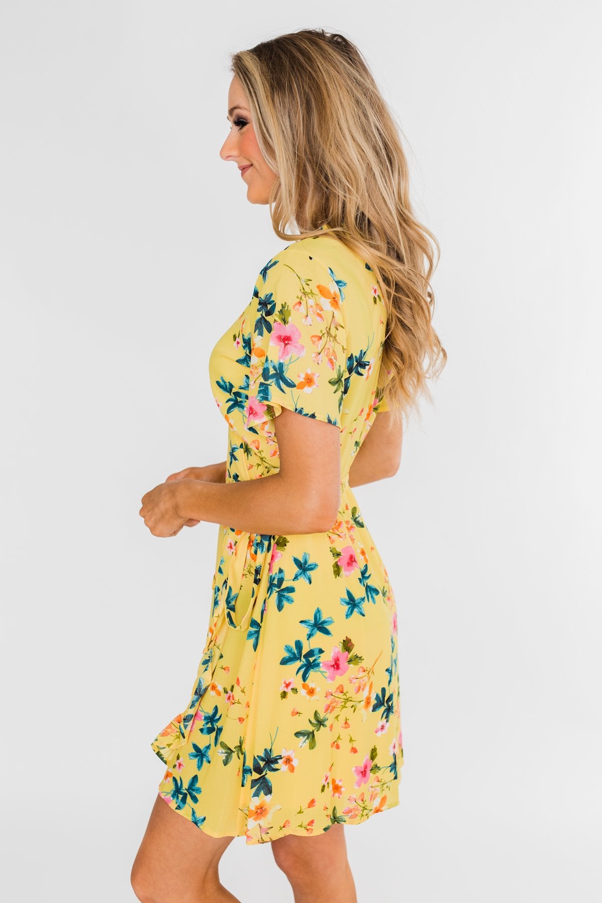 yellow wrap dress short /// Light Yellow Polka Dot Wrap A-Line Short Dress With V-Neck And Flared Ruffle Sleeves For Women, Women's, Size: 2XL