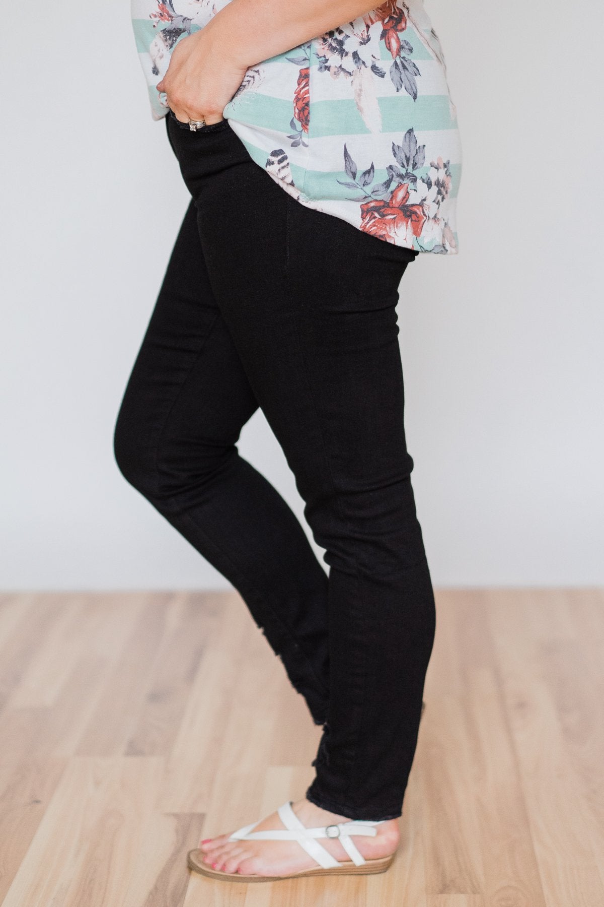 Kan Can Black Distressed Skinny Jeans