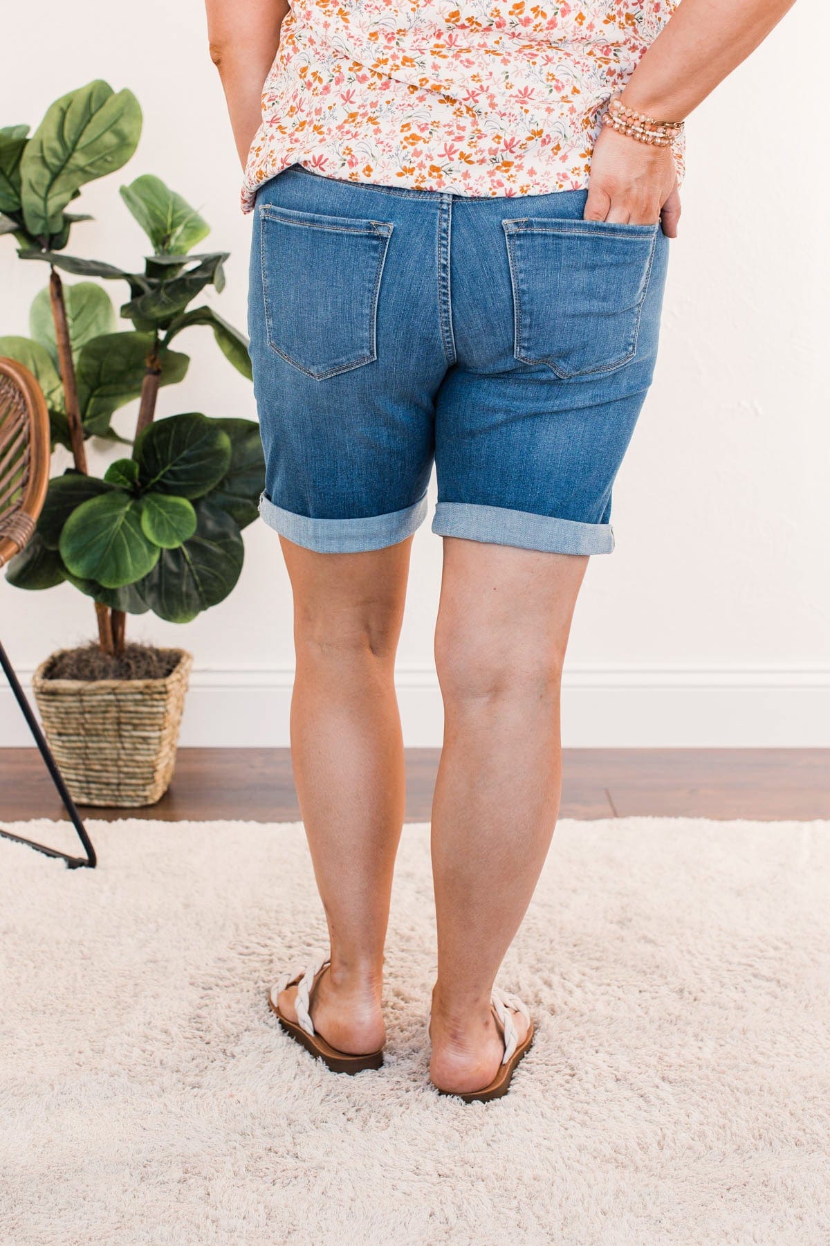 KanCan Mid-Rise Shorts- Lovina Wash