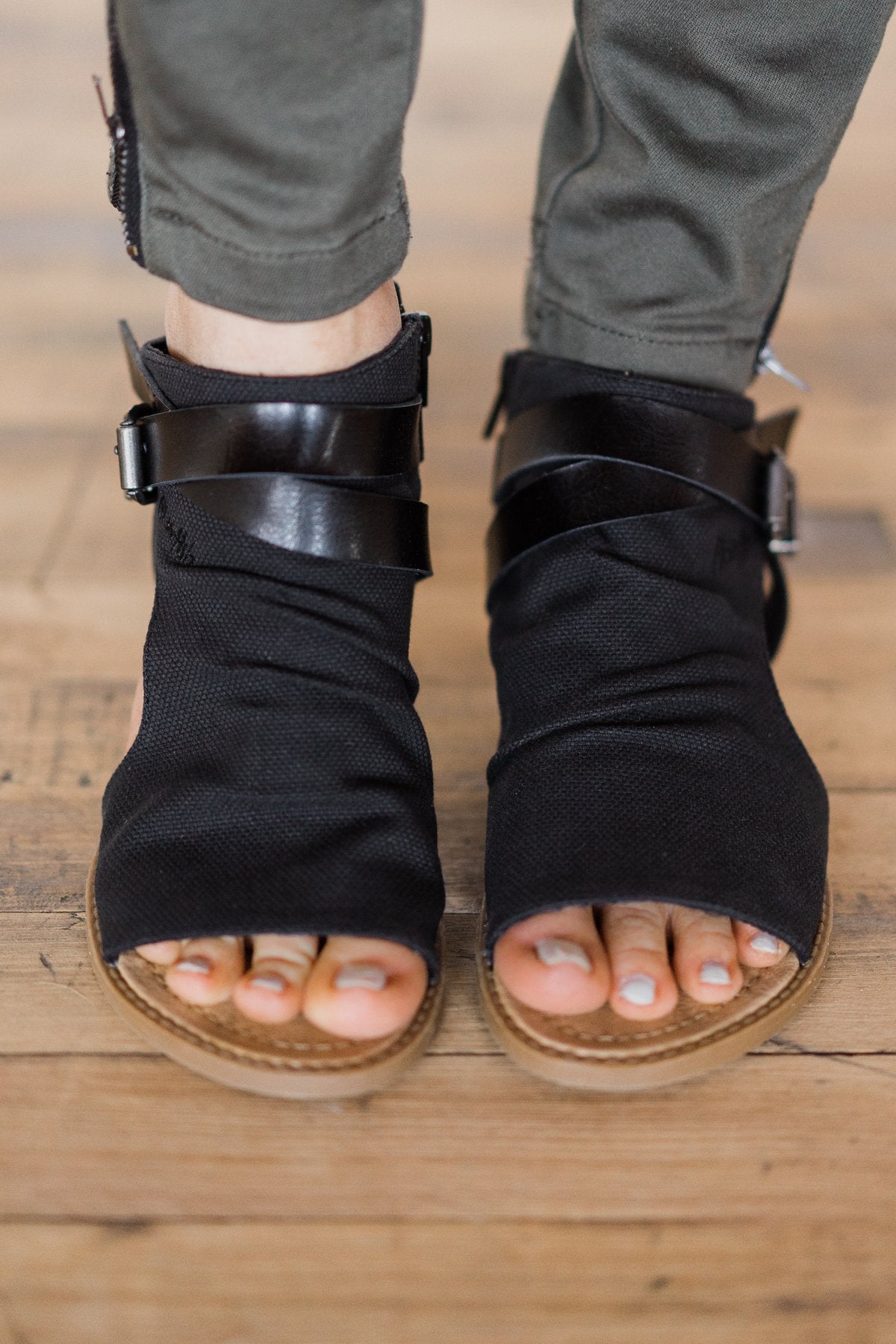 Blowfish Balla Sandals Solid Black