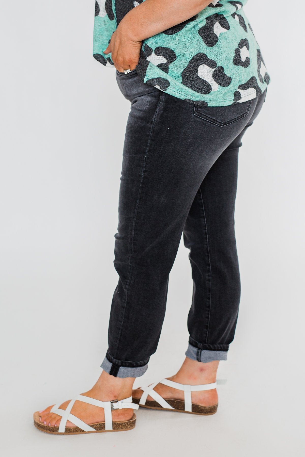 Sneak Peek Jeans- Madelyn Wash
