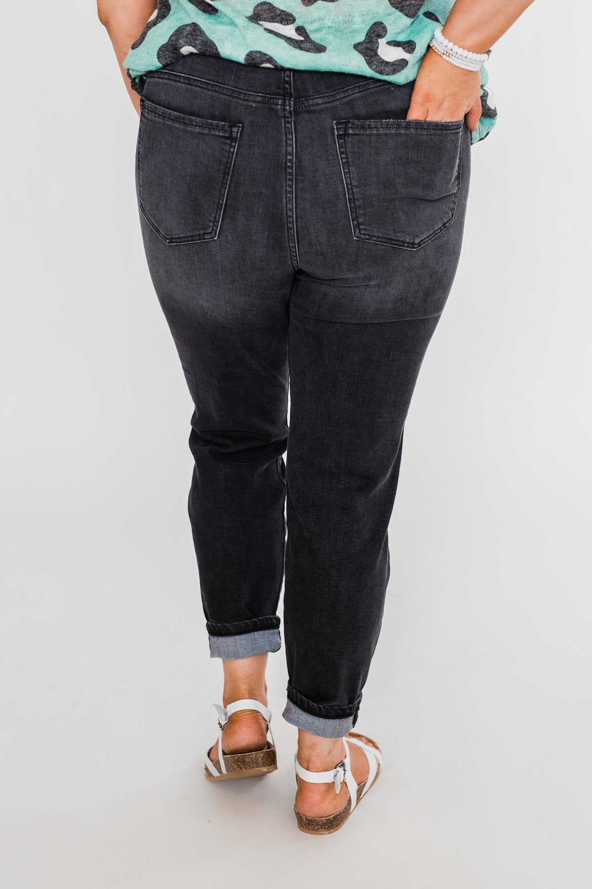 Sneak Peek Jeans- Madelyn Wash