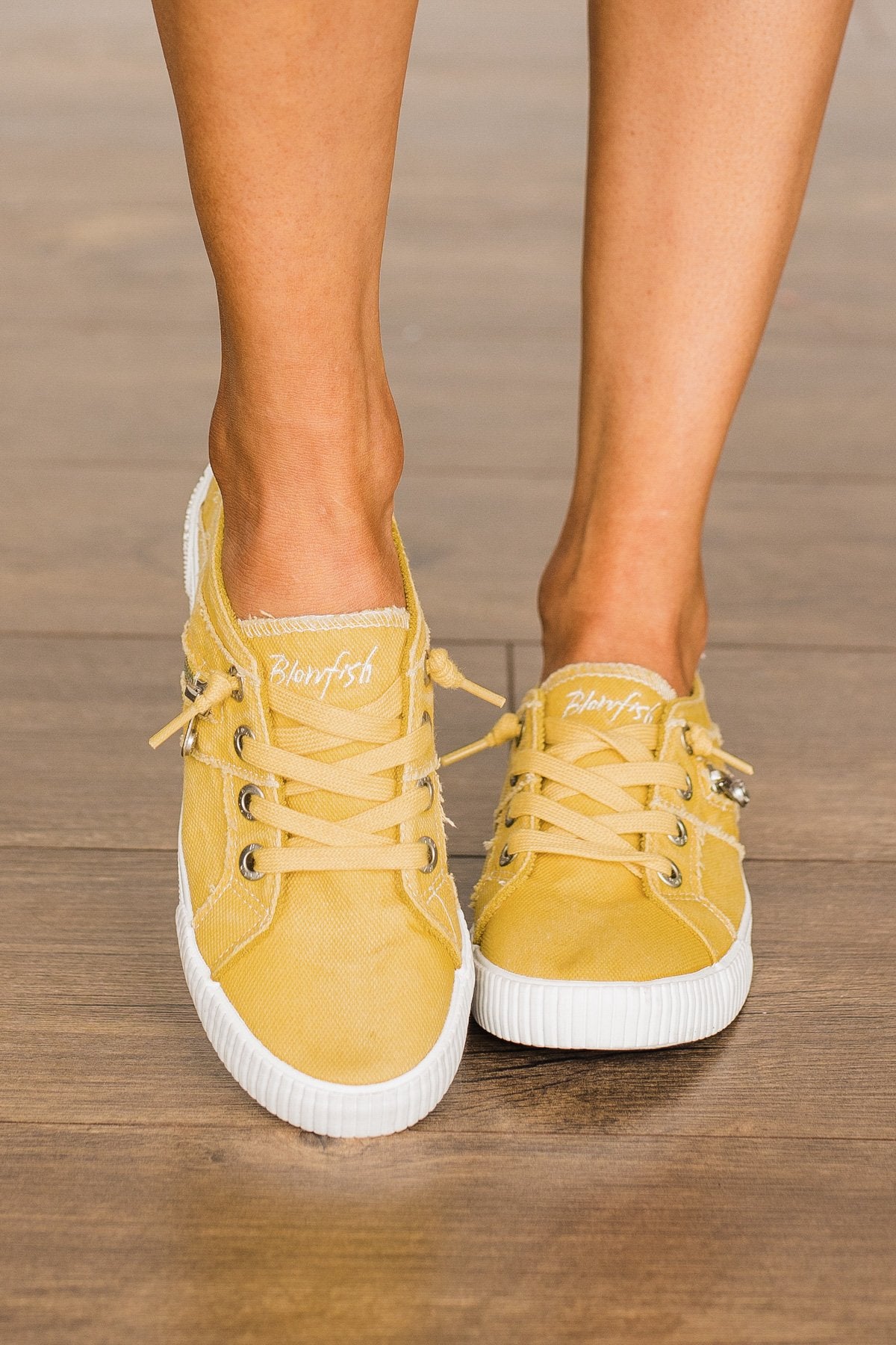 Blowfish Fruit Sneakers Bamboo Smoked