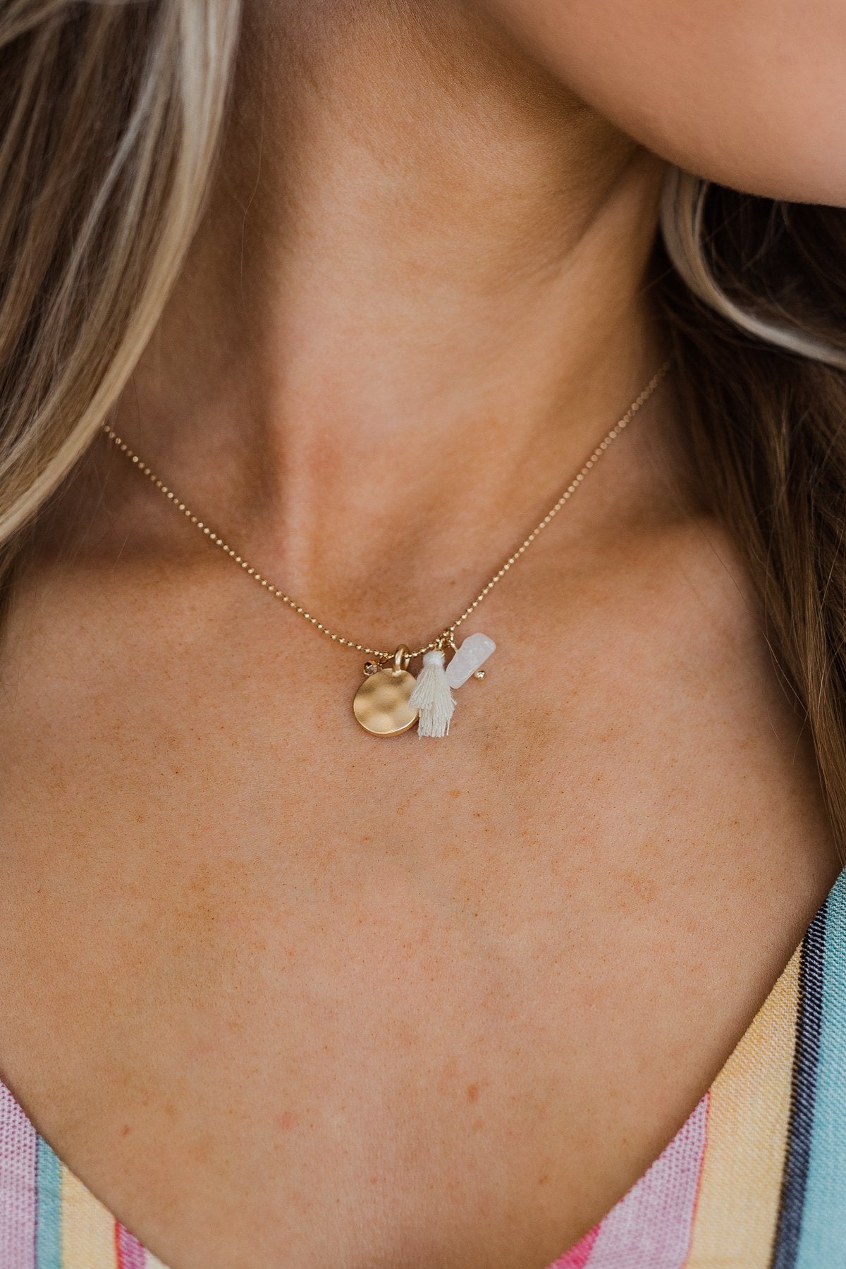 Simple & Charming Necklace- Cream