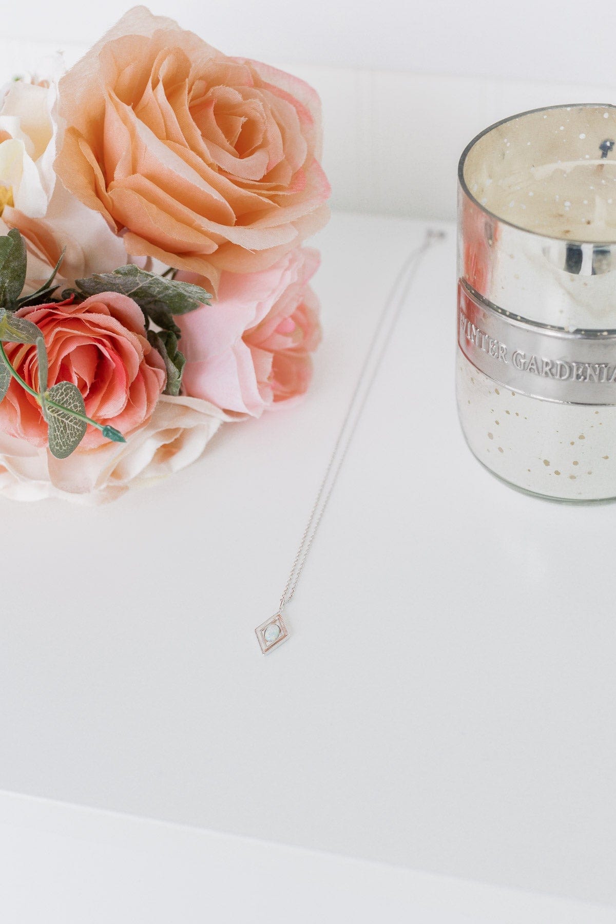 Sparkling Aura Pendant Necklace- Silver