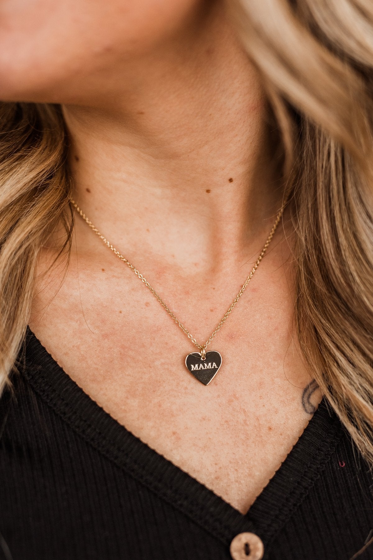 Full Hearts "Mama" Pendant Necklace- Gold