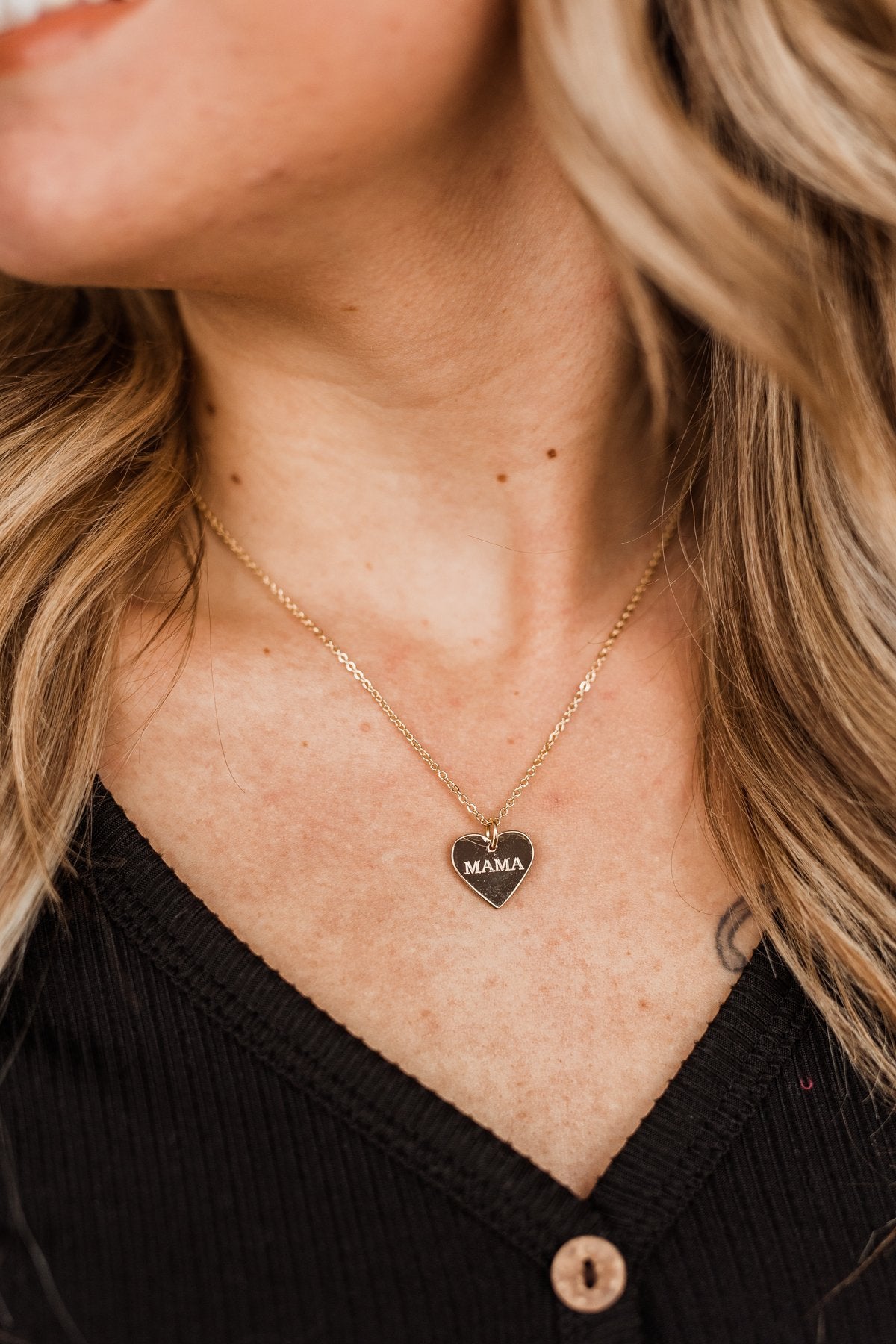 Full Hearts "Mama" Pendant Necklace- Gold