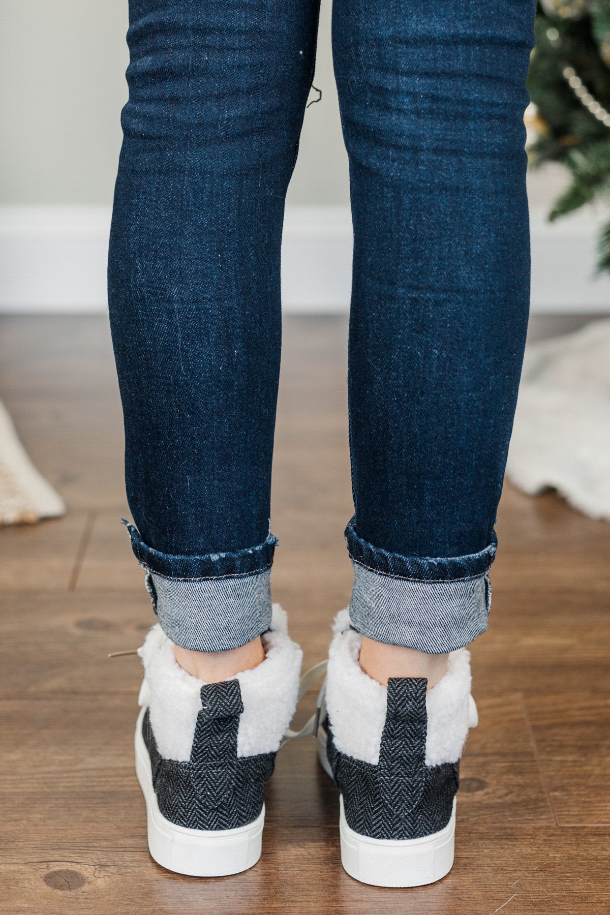 Very G Snuggly Sneakers- Charcoal