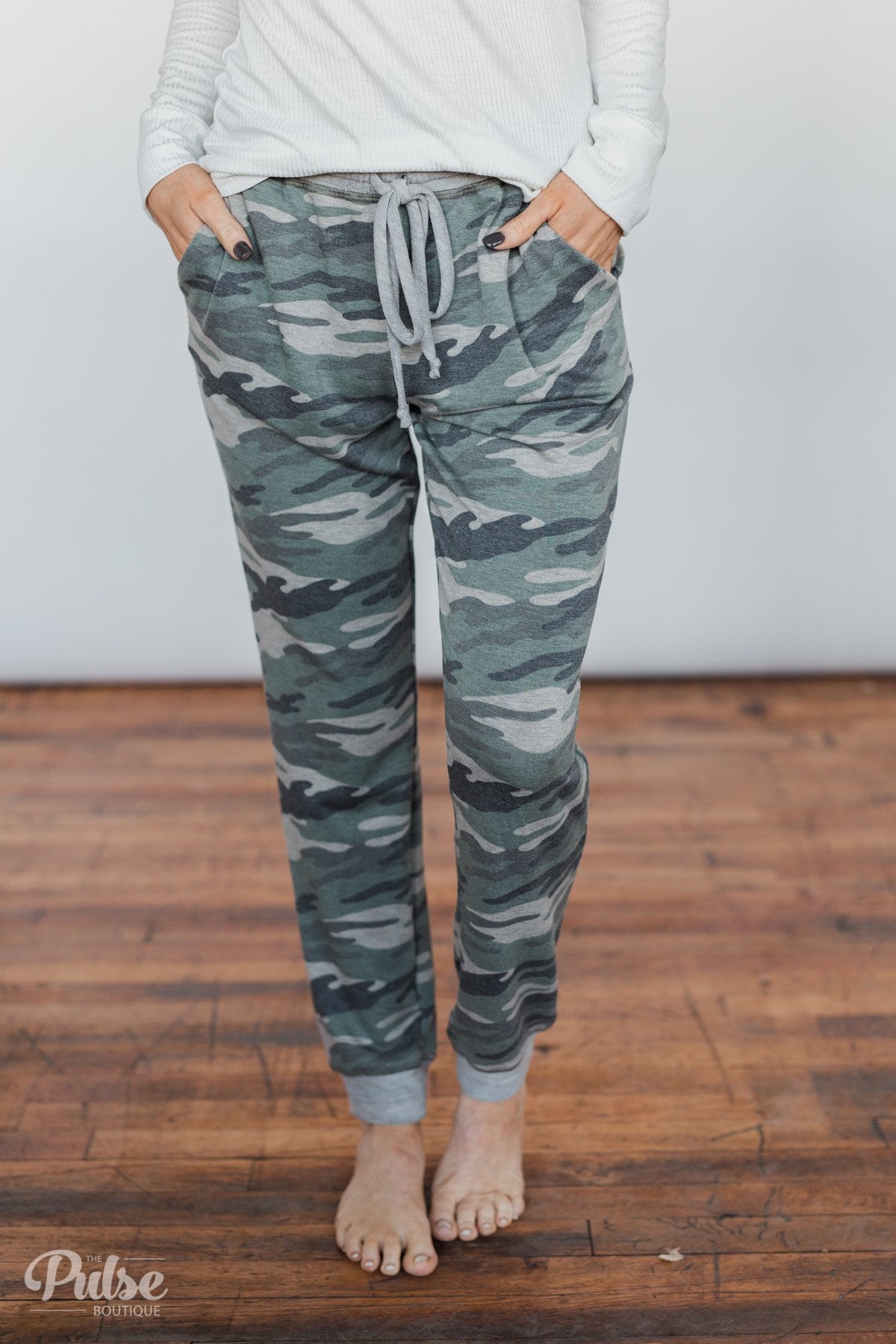 Womens soft camo joggers deals