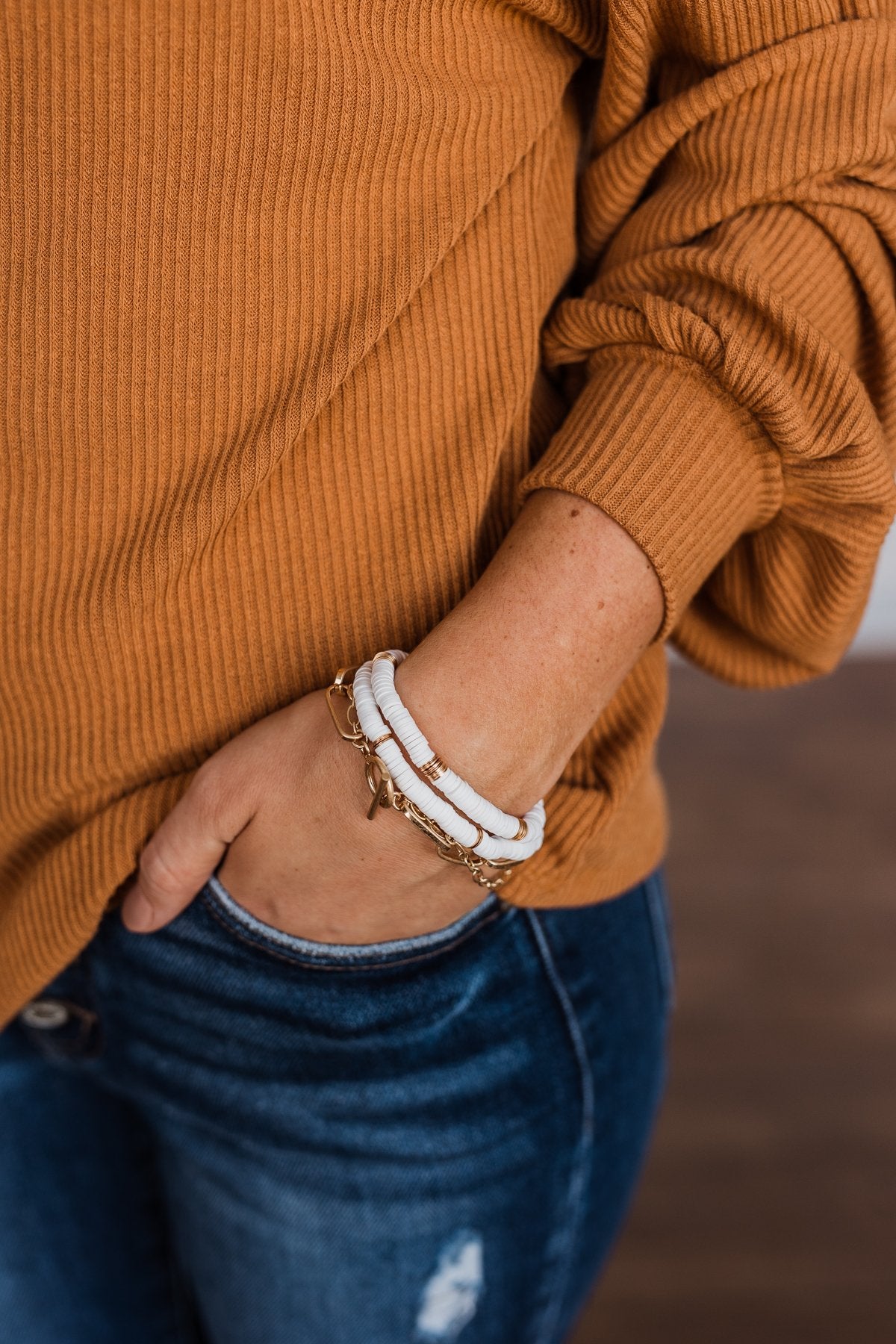 Charmingly Chic Stackable Bracelet Set- White & Gold