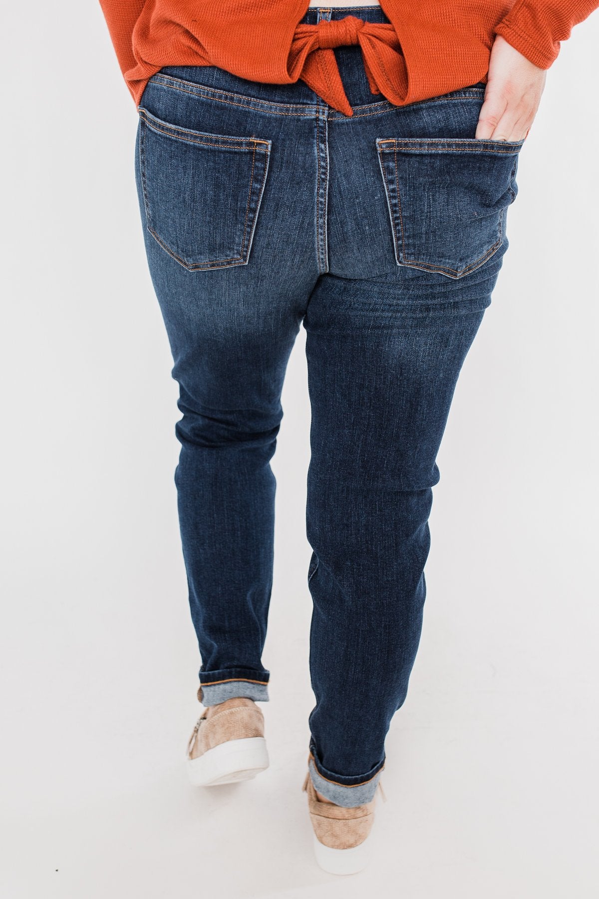 Sneak Peek Jeans- Becky Dark Wash – The Pulse Boutique