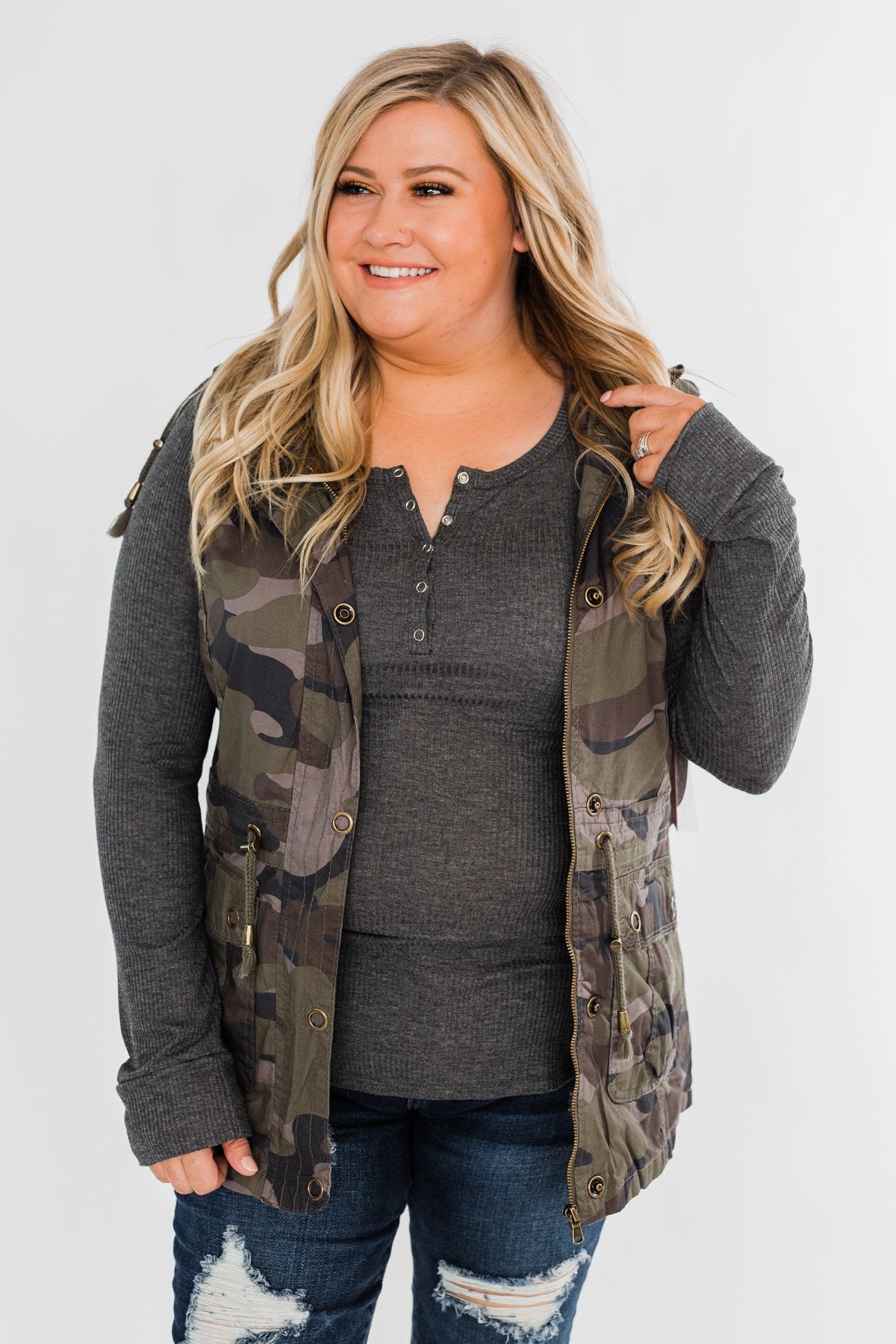 Season Essential Vest- Camo