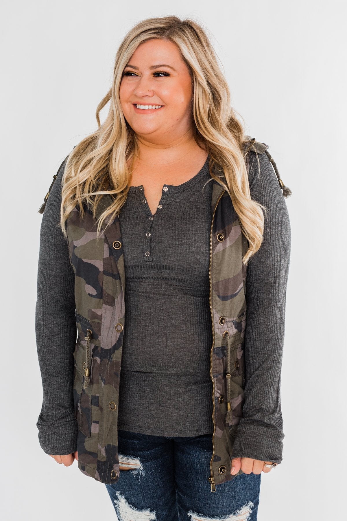 Season Essential Vest- Camo