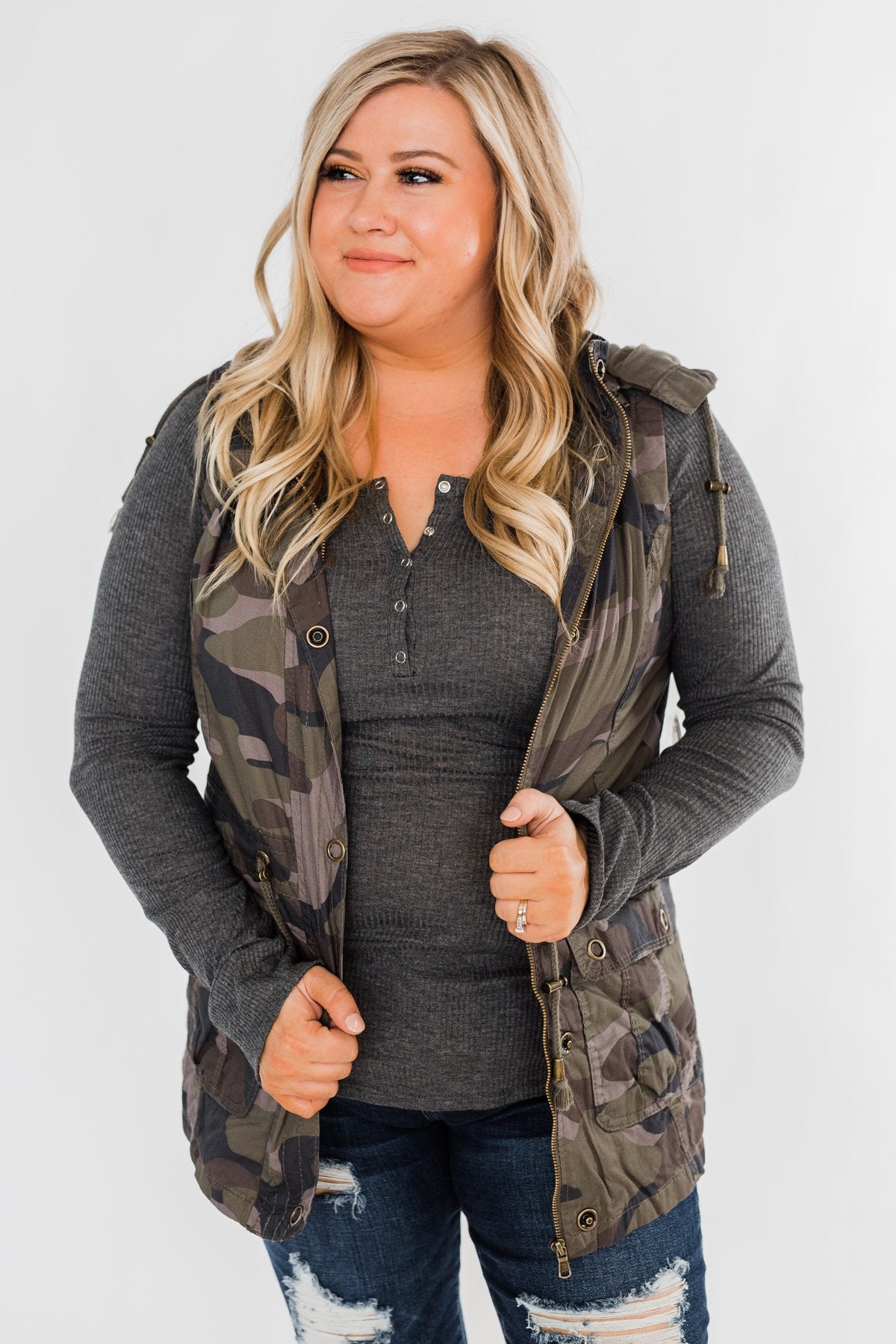 Season Essential Vest- Camo
