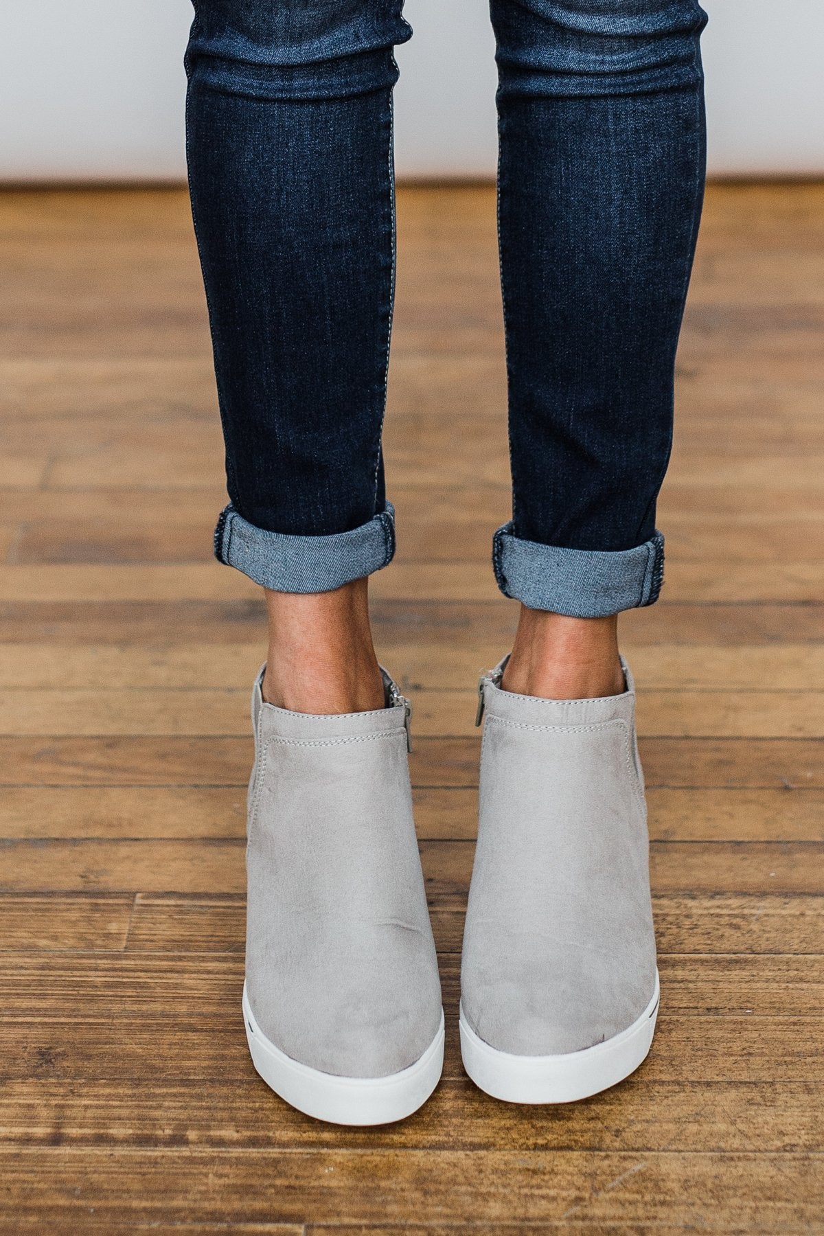 Sugar Glossy Wedges- Stone Suede