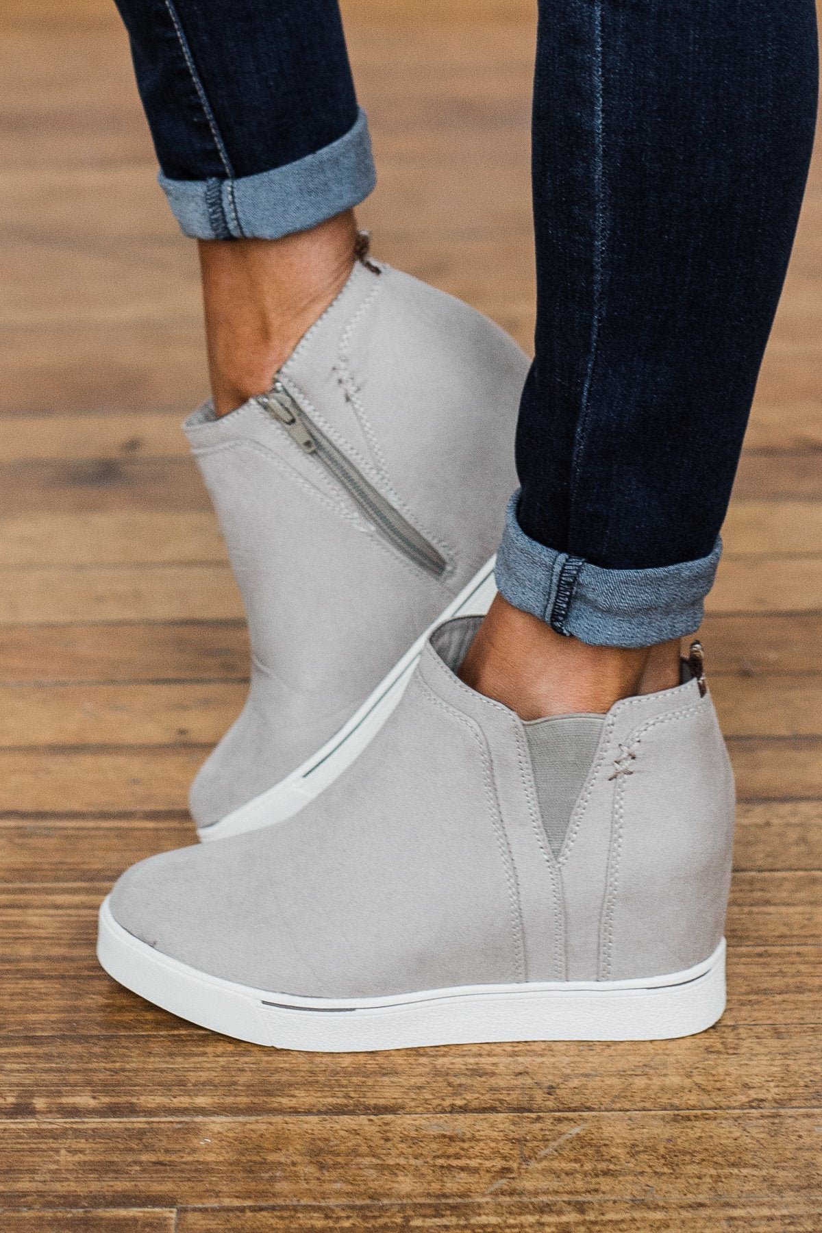 Sugar Glossy Wedges- Stone Suede