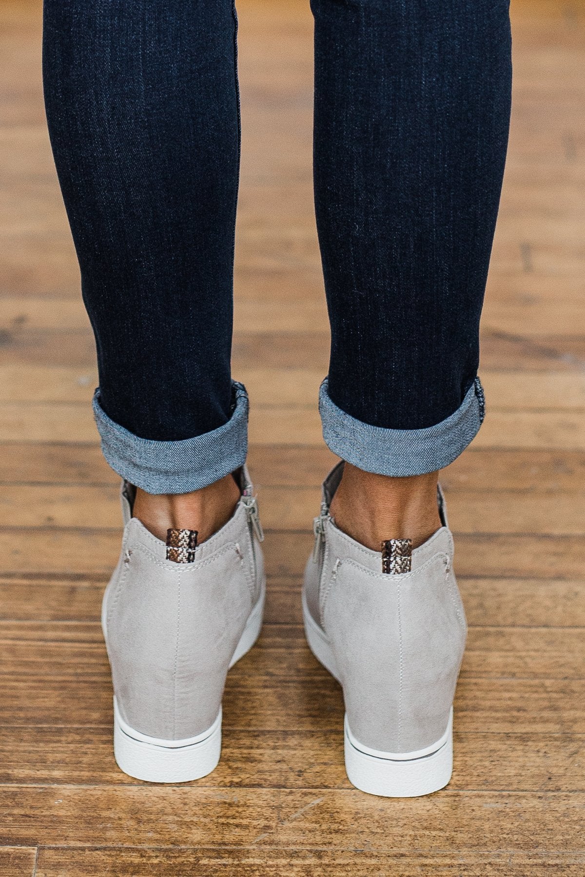 Sugar Glossy Wedges- Stone Suede