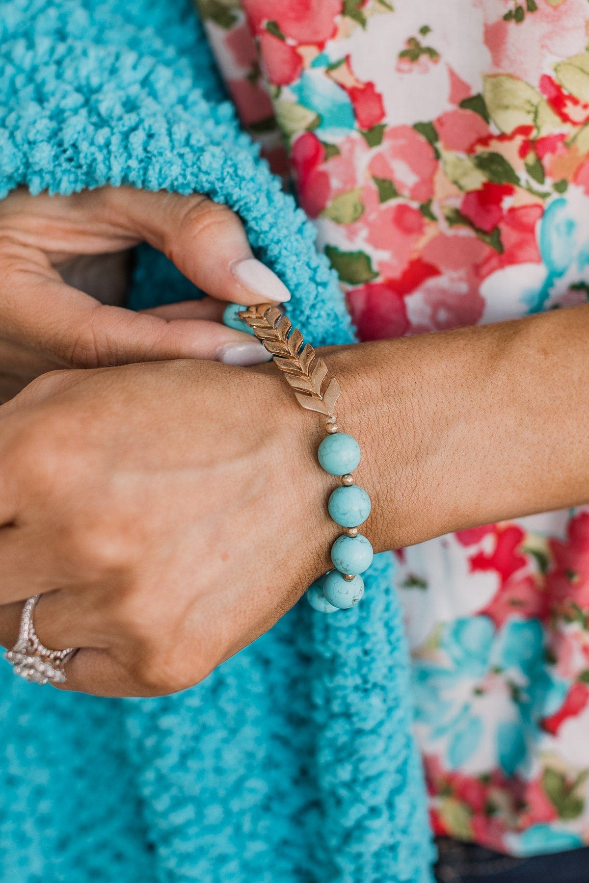 Single Feather Pendant Beaded Bracelet- Turquoise