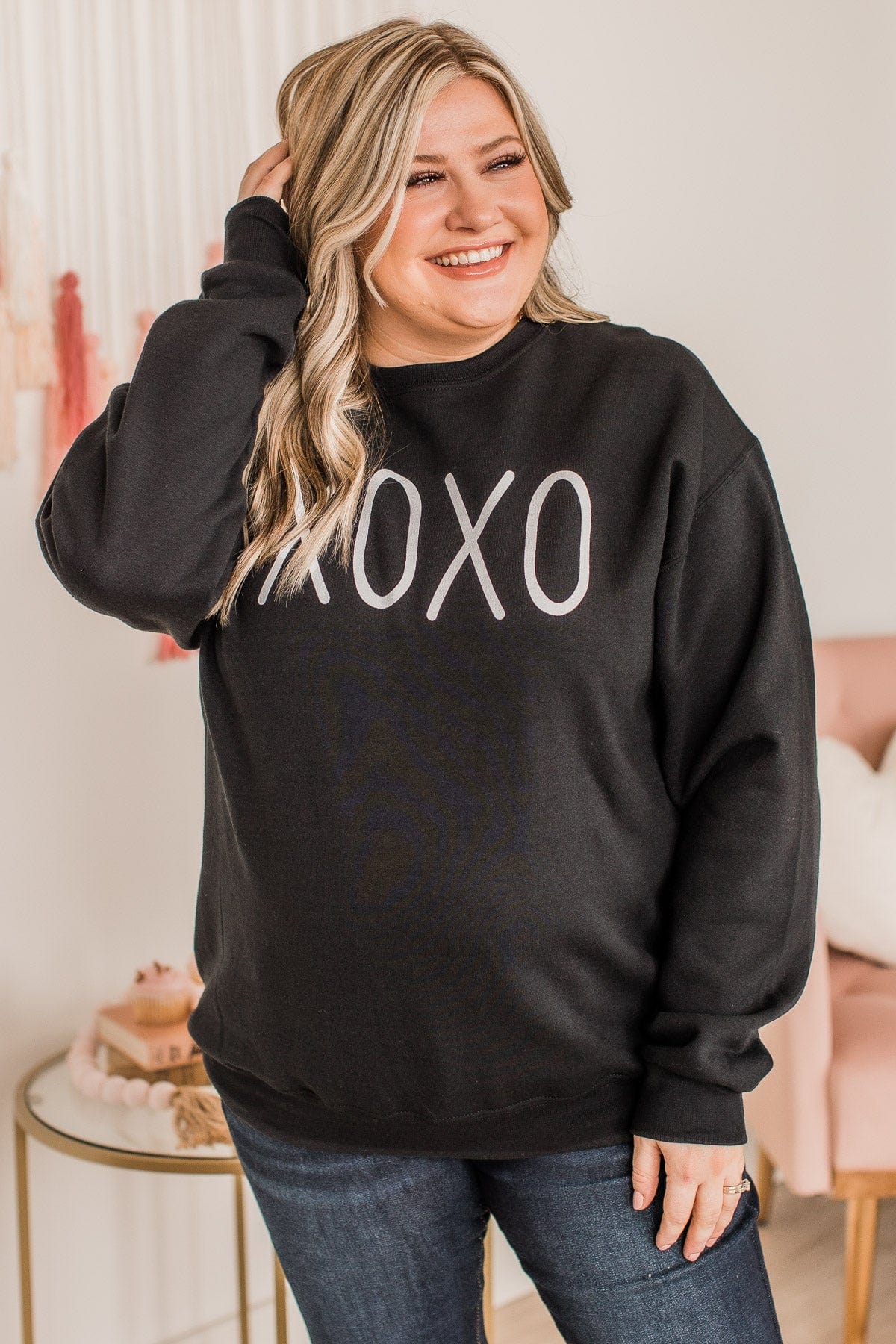Hugs & Kisses "XOXO" Graphic Pullover- Black