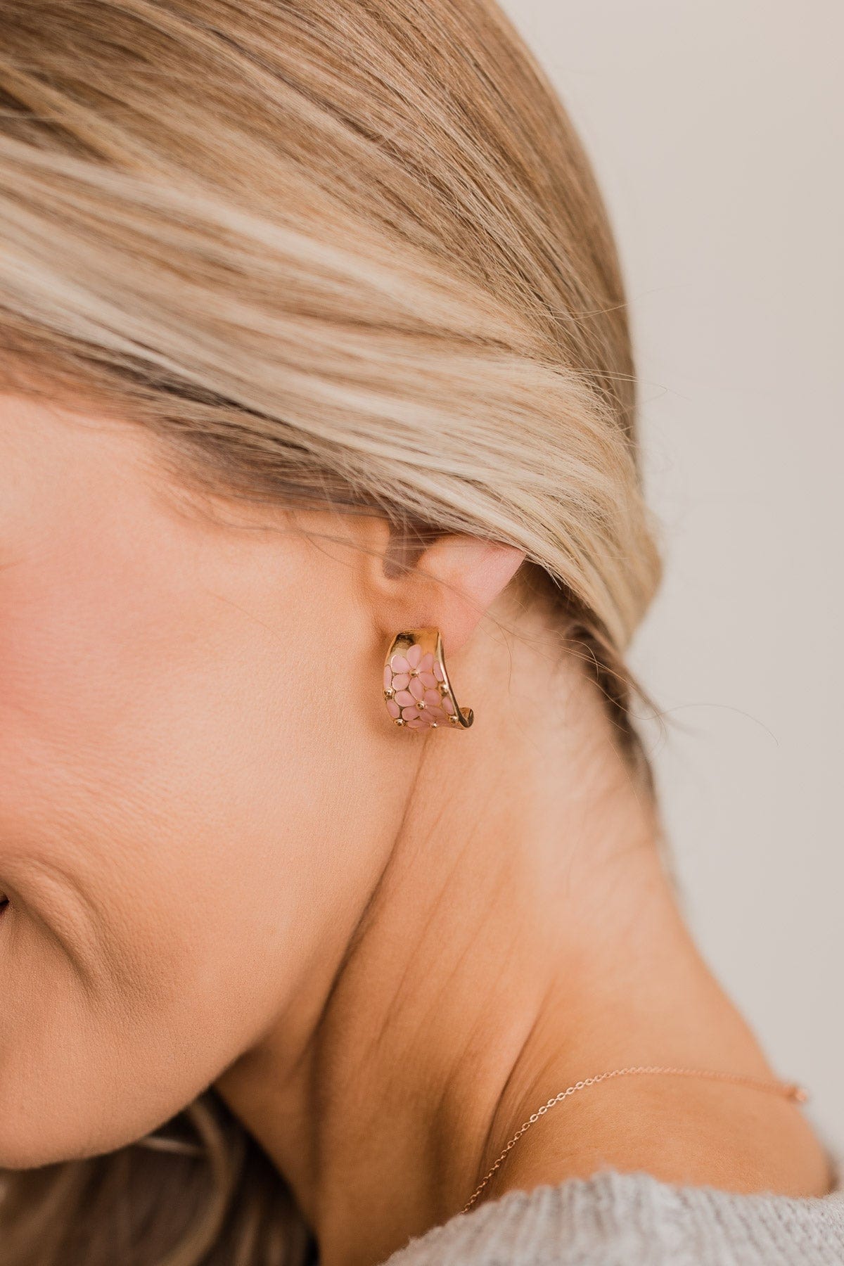 Can't Stop Now Daisy C-Hoop Earrings- Gold & Pink