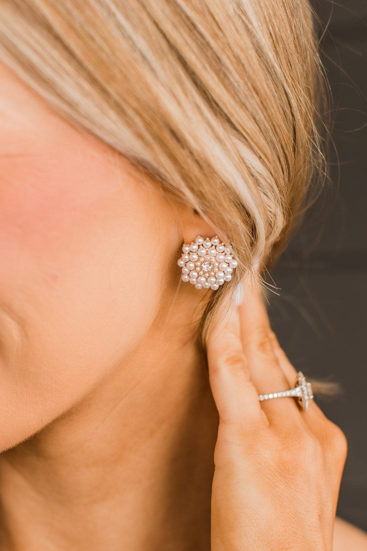 Elegant Life Pearl Stud Earrings- Gold
