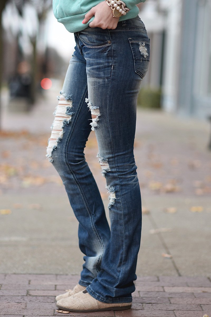 Lucy Wash Distressed Jeans ~ Flare