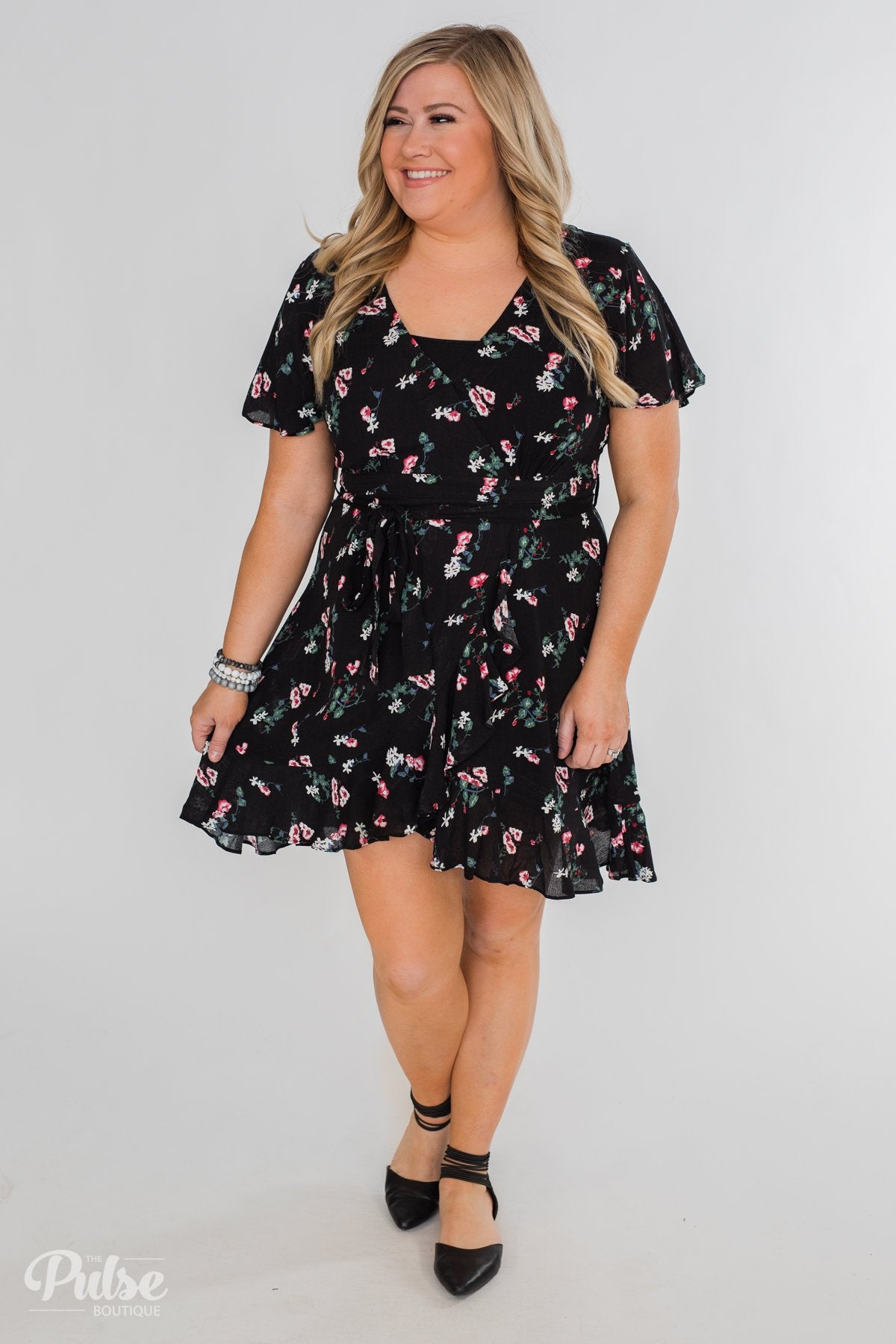 Short Sleeve V-Neck Wrap Detail Dress- Black