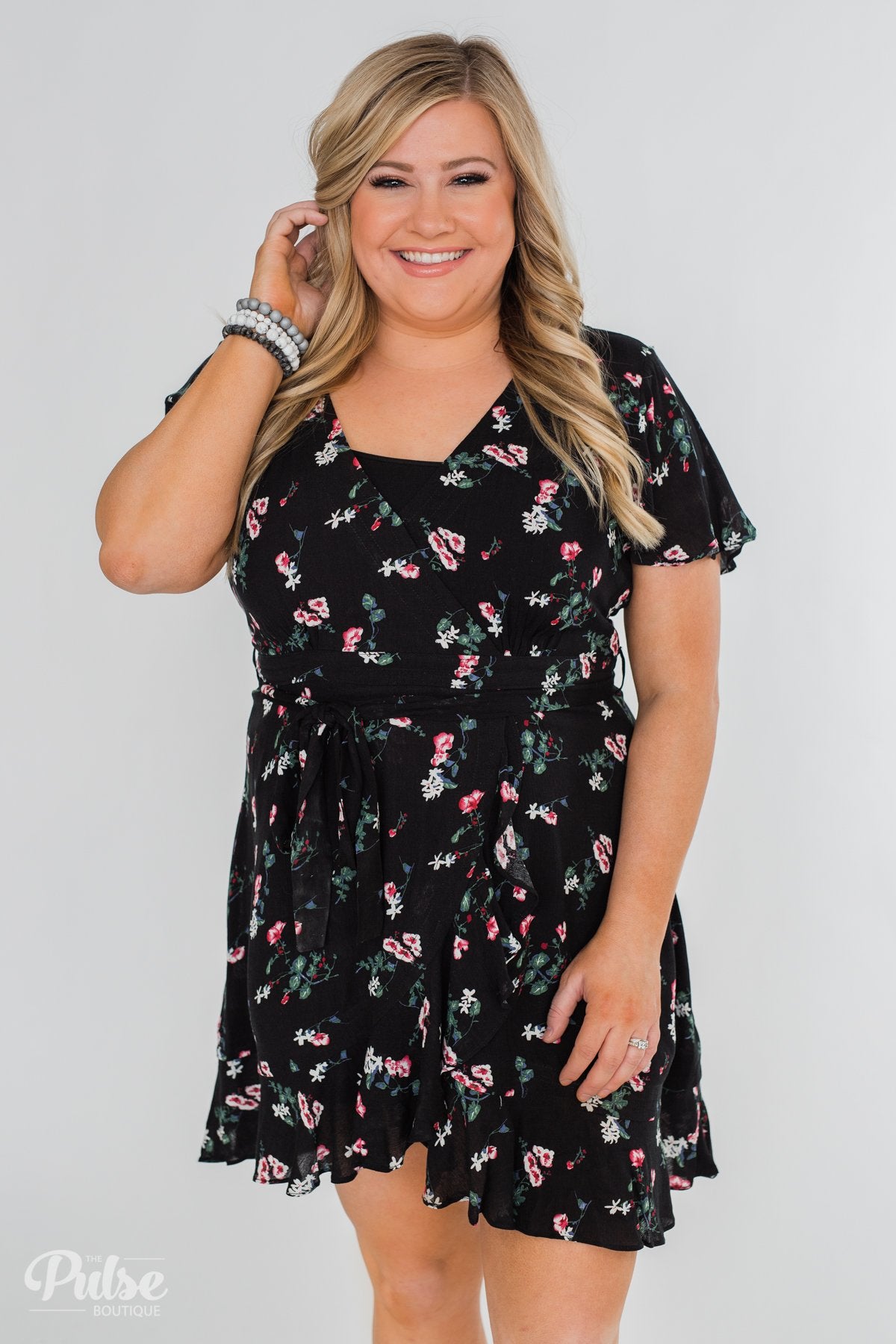 Short Sleeve V-Neck Wrap Detail Dress- Black