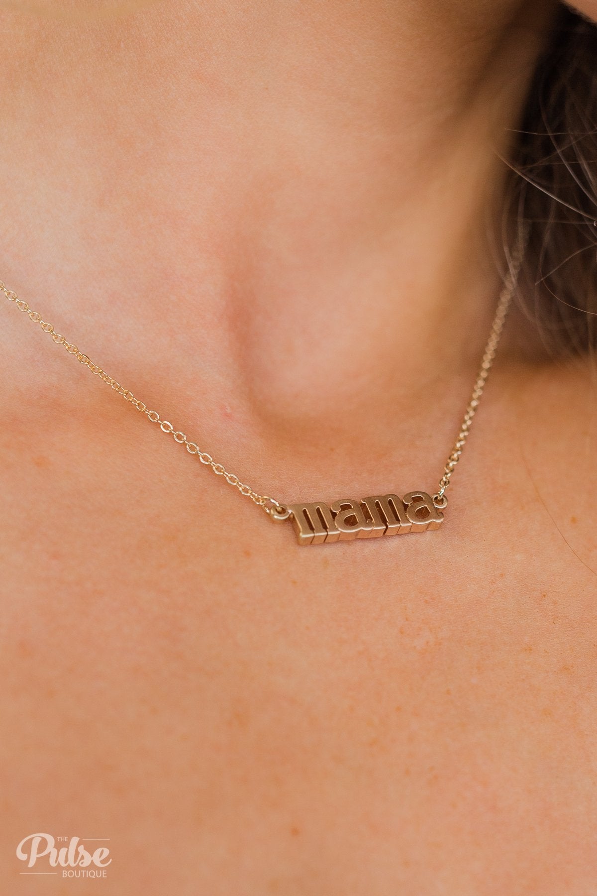 "Mama" Chain Necklace- Gold