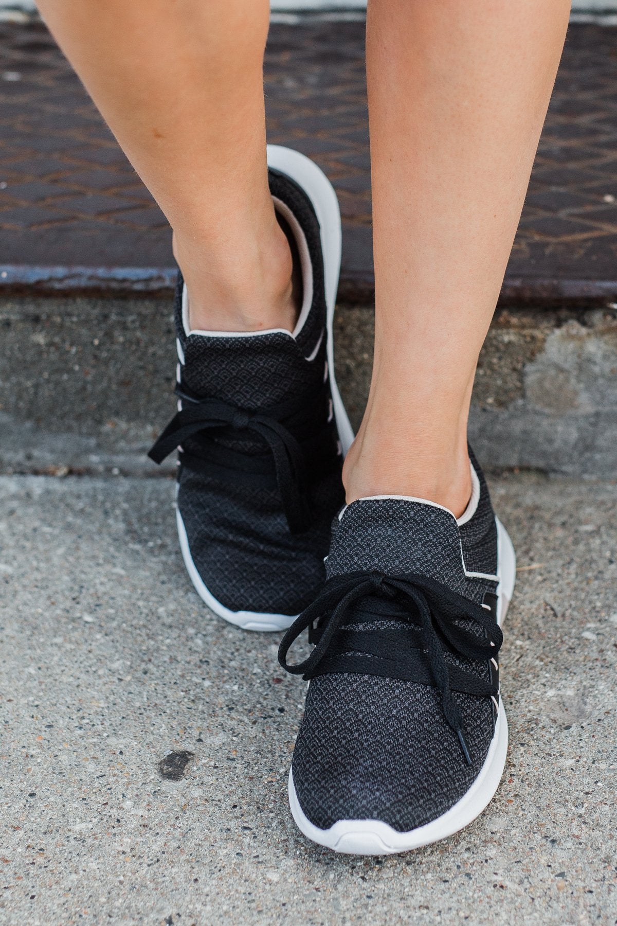 Not Rated DIDI Sneakers- Black & White