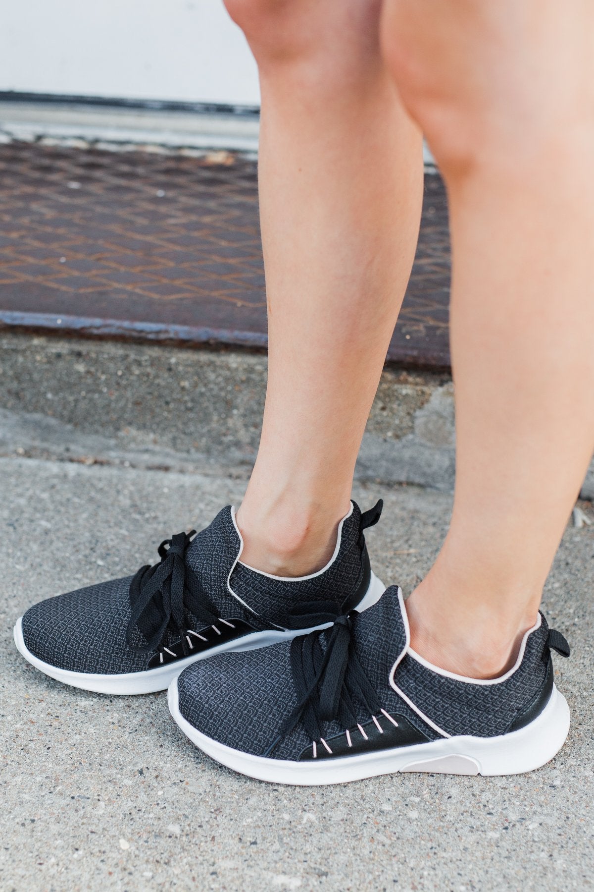 Not Rated DIDI Sneakers- Black & White